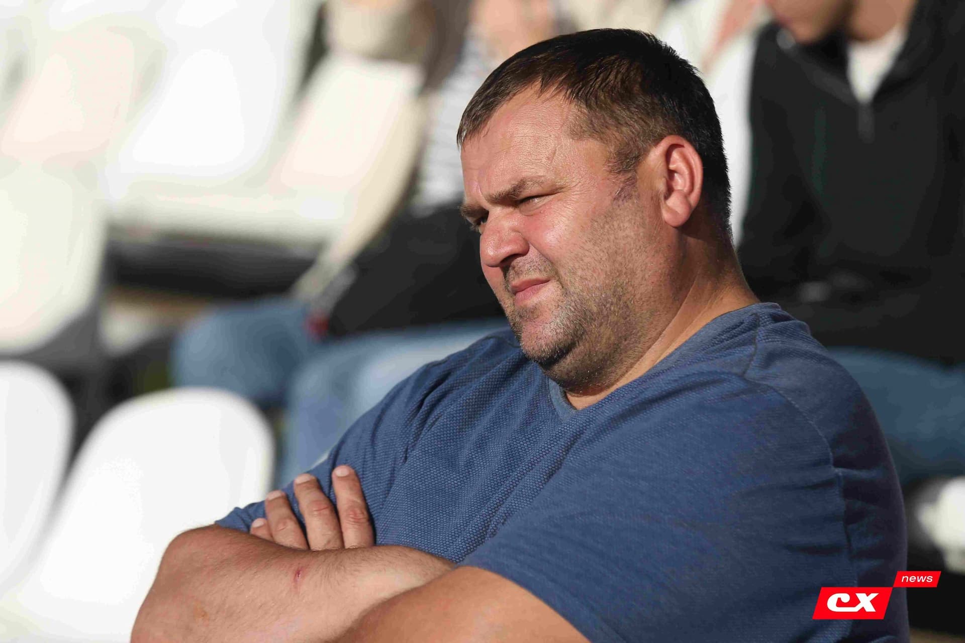 «Полимер» 2:2 «Темп». Третья лига. 05.09.2025. Владимир Мартынов («CX News») и Александр Чёрный («Алтайский спорт») — кадр 2