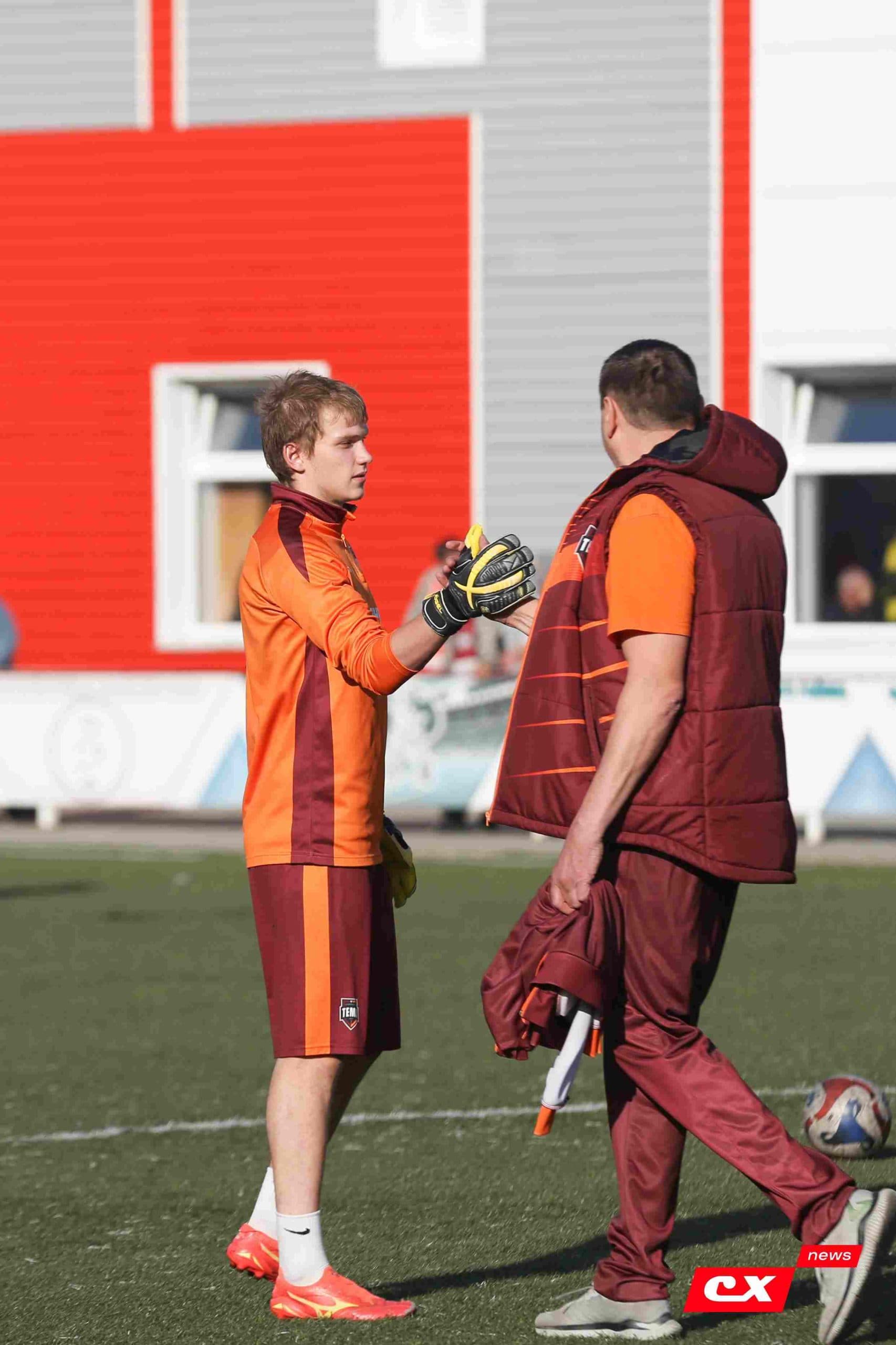 «Полимер» 2:2 «Темп». Третья лига. 05.09.2025. Владимир Мартынов («CX News») и Александр Чёрный («Алтайский спорт») — кадр 21