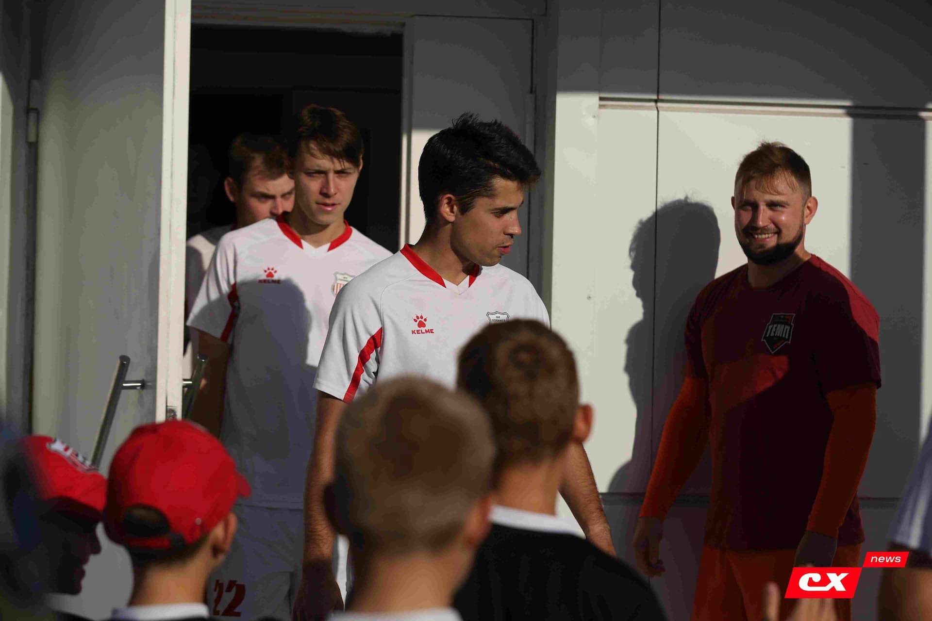 «Полимер» 2:2 «Темп». Третья лига. 05.09.2025. Владимир Мартынов («CX News») и Александр Чёрный («Алтайский спорт») — кадр 58