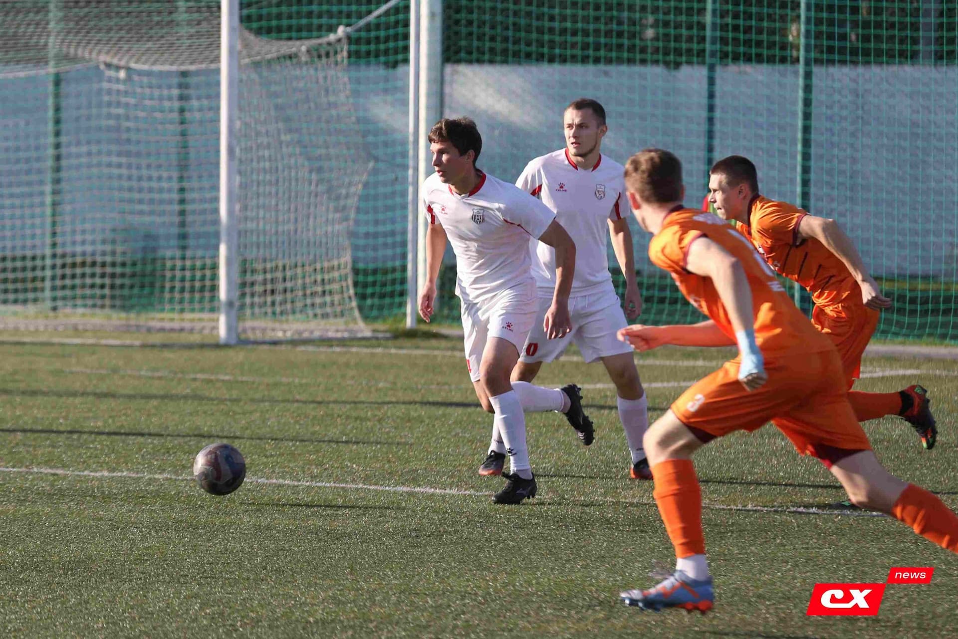 «Полимер» 2:2 «Темп». Третья лига. 05.09.2025. Владимир Мартынов («CX News») и Александр Чёрный («Алтайский спорт») — кадр 82