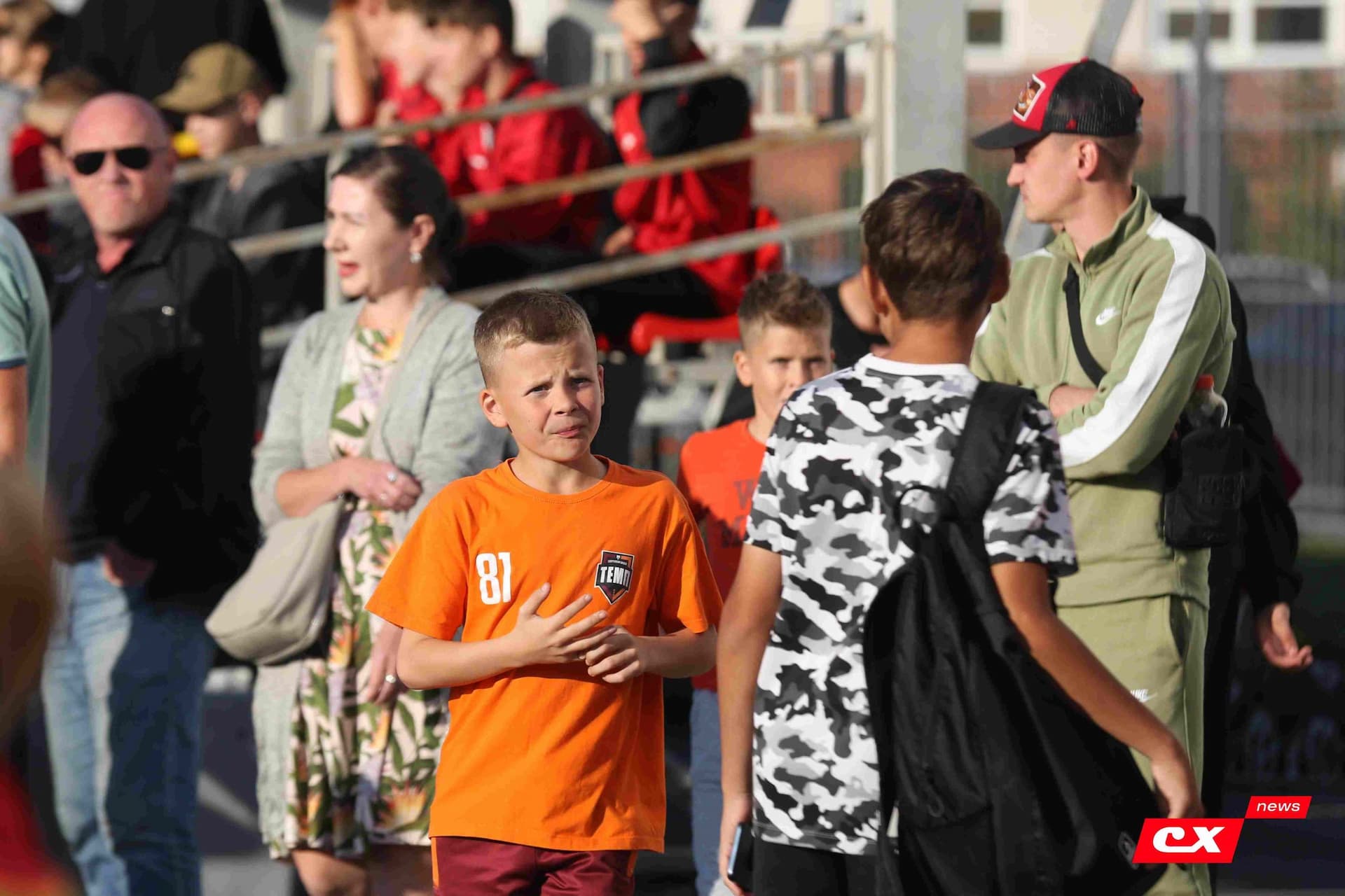 «Полимер» 2:2 «Темп». Третья лига. 05.09.2025. Владимир Мартынов («CX News») и Александр Чёрный («Алтайский спорт») — кадр 92