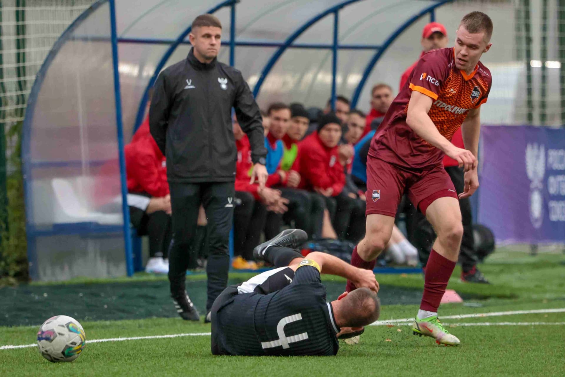 «Дорожник» 3:3 (4-2 пен.) «Темп». Финальный этап Третьей лиги. 07.11.2024 — кадр 14