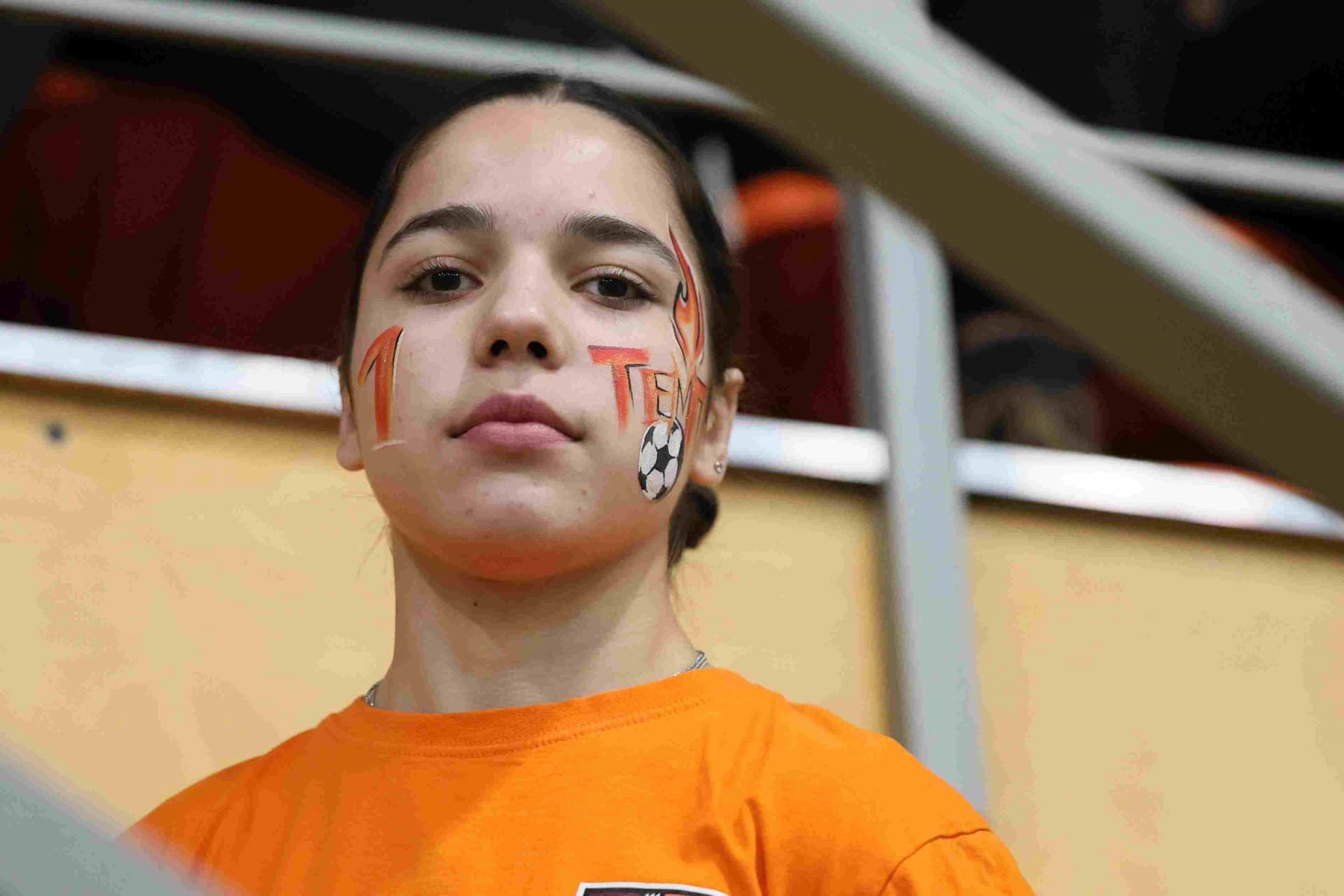 «Темп» 1:0 «Динамо-Барнаул-М». Третья лига. 05.10.2025. Александр Чёрный («Алтайский спорт»), Владимир Мартынов («CX News») — кадр 3