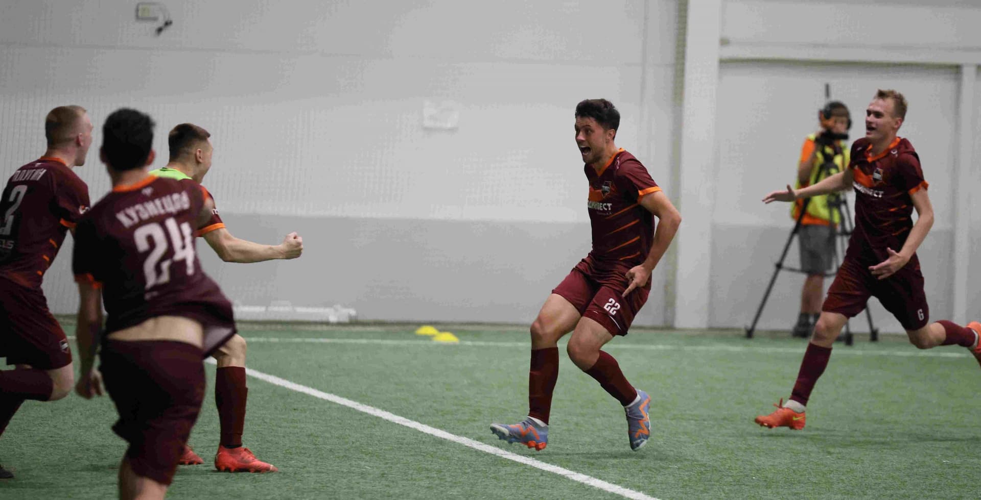 «Темп» 1:0 «Динамо-Барнаул-М». Третья лига. 05.10.2025. Александр Чёрный («Алтайский спорт»), Владимир Мартынов («CX News») — кадр 32