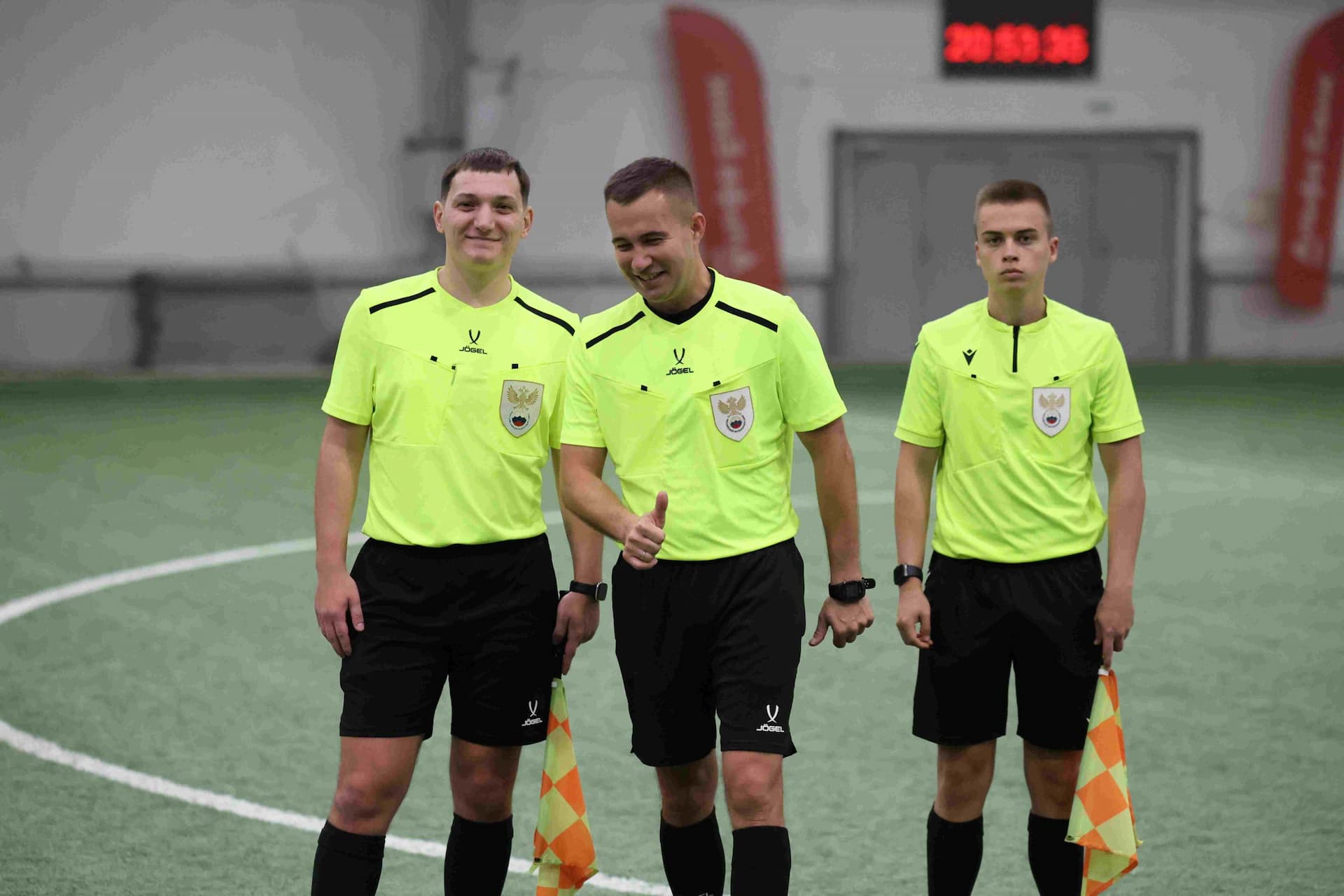 «Темп» 1:0 «Динамо-Барнаул-М». Третья лига. 05.10.2025. Александр Чёрный («Алтайский спорт»), Владимир Мартынов («CX News») — кадр 37