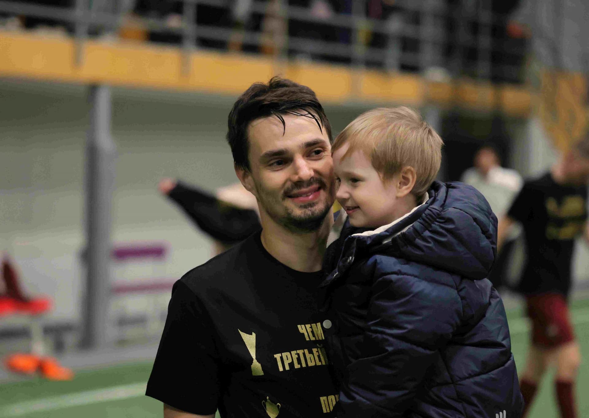 «Темп» 1:0 «Динамо-Барнаул-М». Третья лига. 05.10.2025. Александр Чёрный («Алтайский спорт»), Владимир Мартынов («CX News») — кадр 38