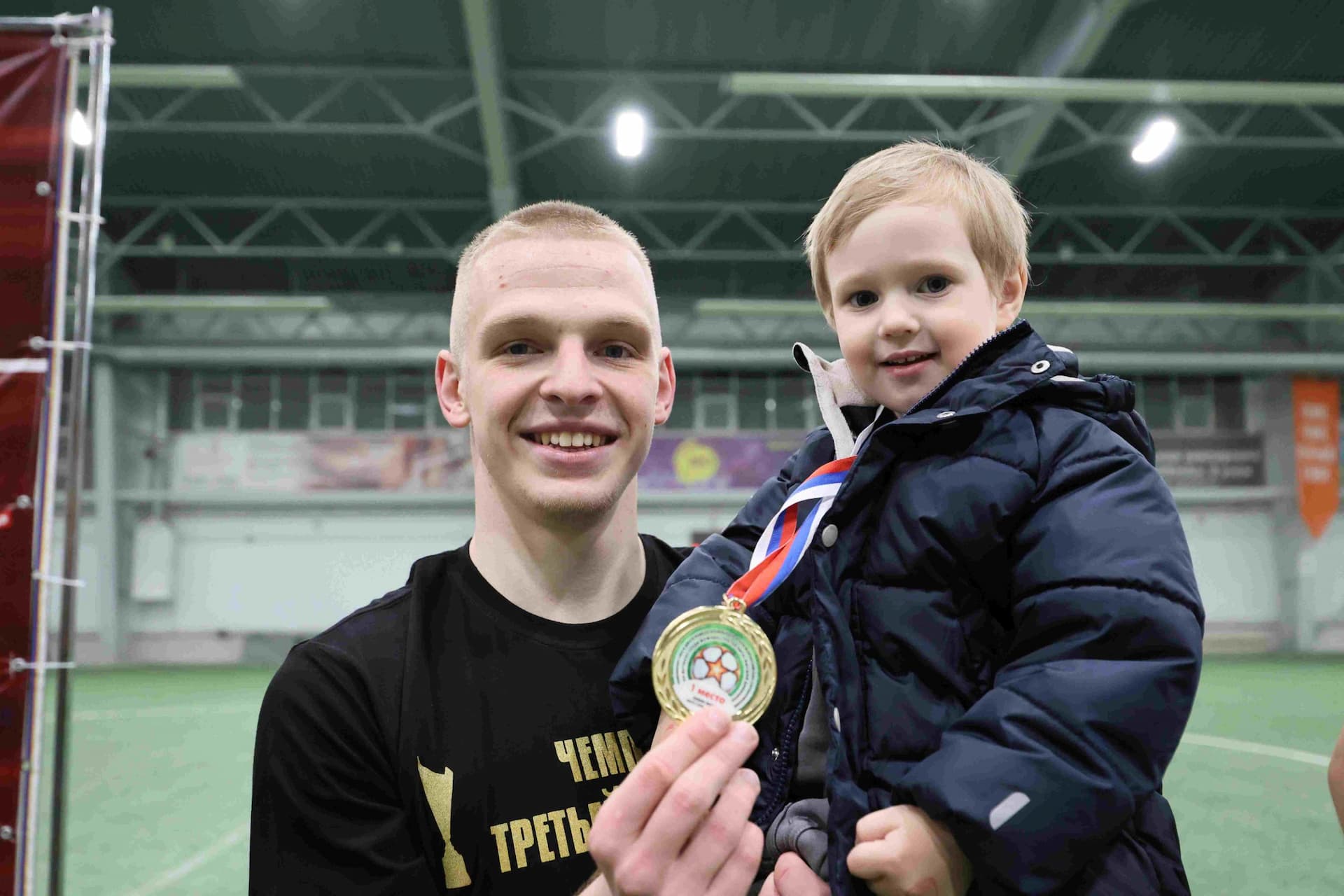 «Темп» 1:0 «Динамо-Барнаул-М». Третья лига. 05.10.2025. Александр Чёрный («Алтайский спорт»), Владимир Мартынов («CX News») — кадр 54