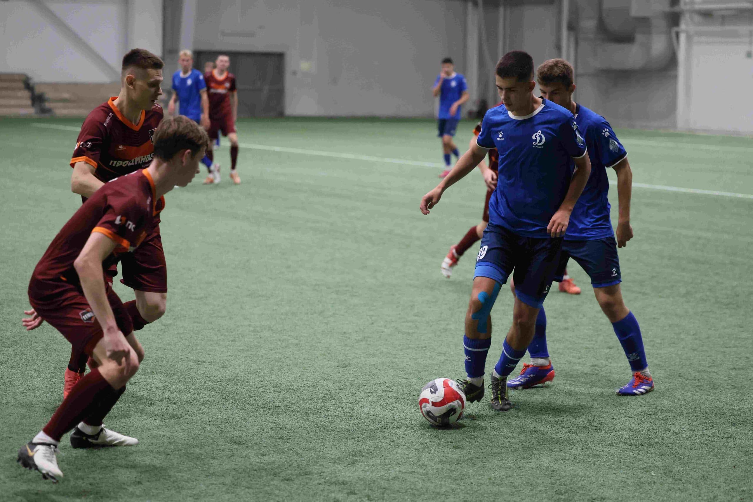 «Темп» 1:0 «Динамо-Барнаул-М». Третья лига. 05.10.2025. Александр Чёрный («Алтайский спорт»), Владимир Мартынов («CX News») — фото 8