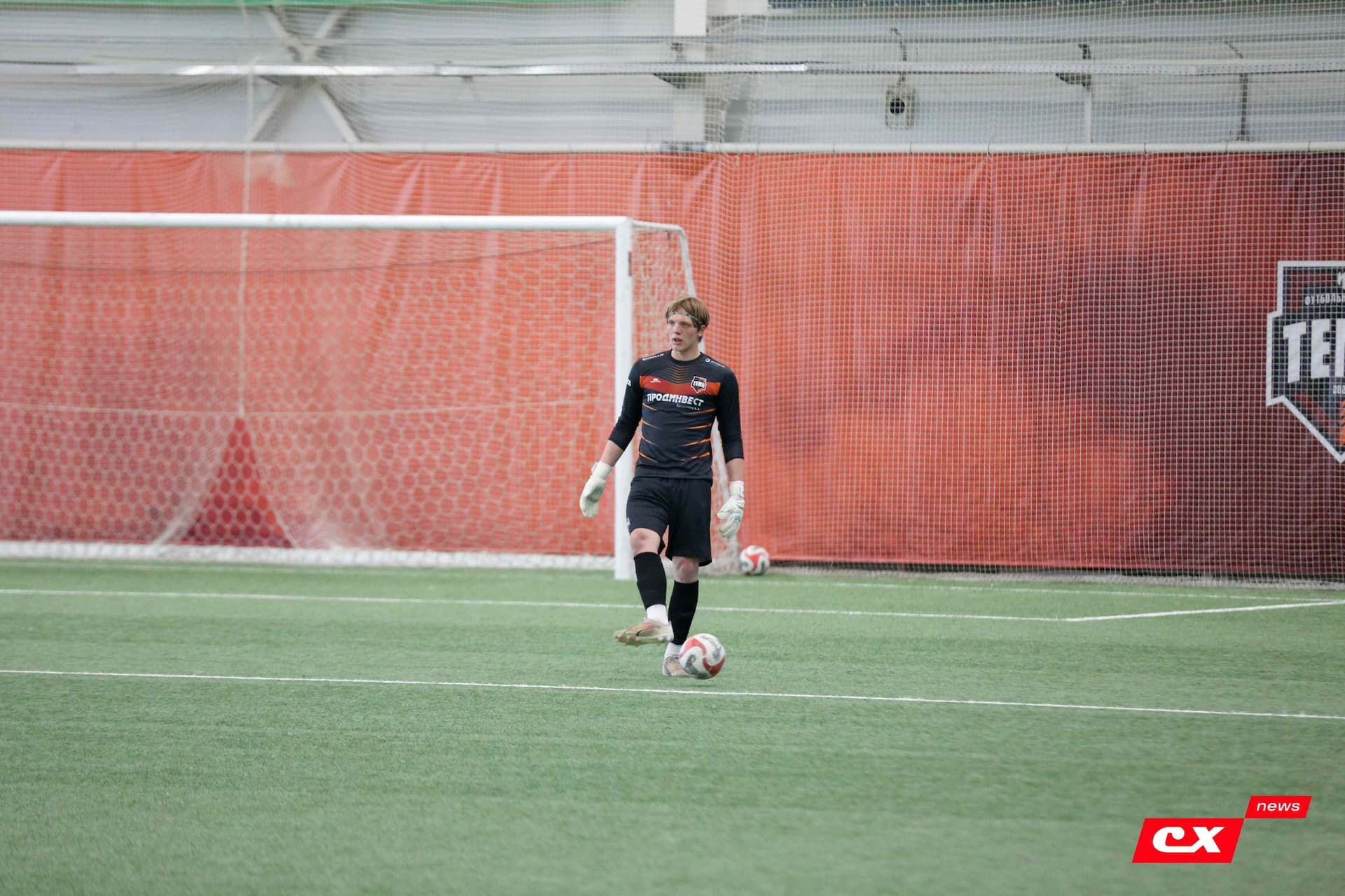 «Темп» 1:0 «Новокузнецк». Третья лига. 02.05.2025. Владимир Мартынов («CX News») — кадр 46