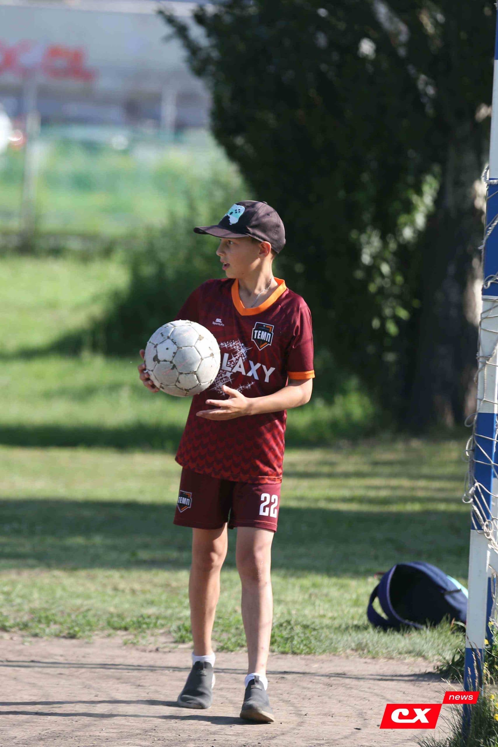 «Темп» 4:1 «Сибирь-М». Третья лига. 22.06.2025. Владимир Мартынов («CX News») — кадр 3