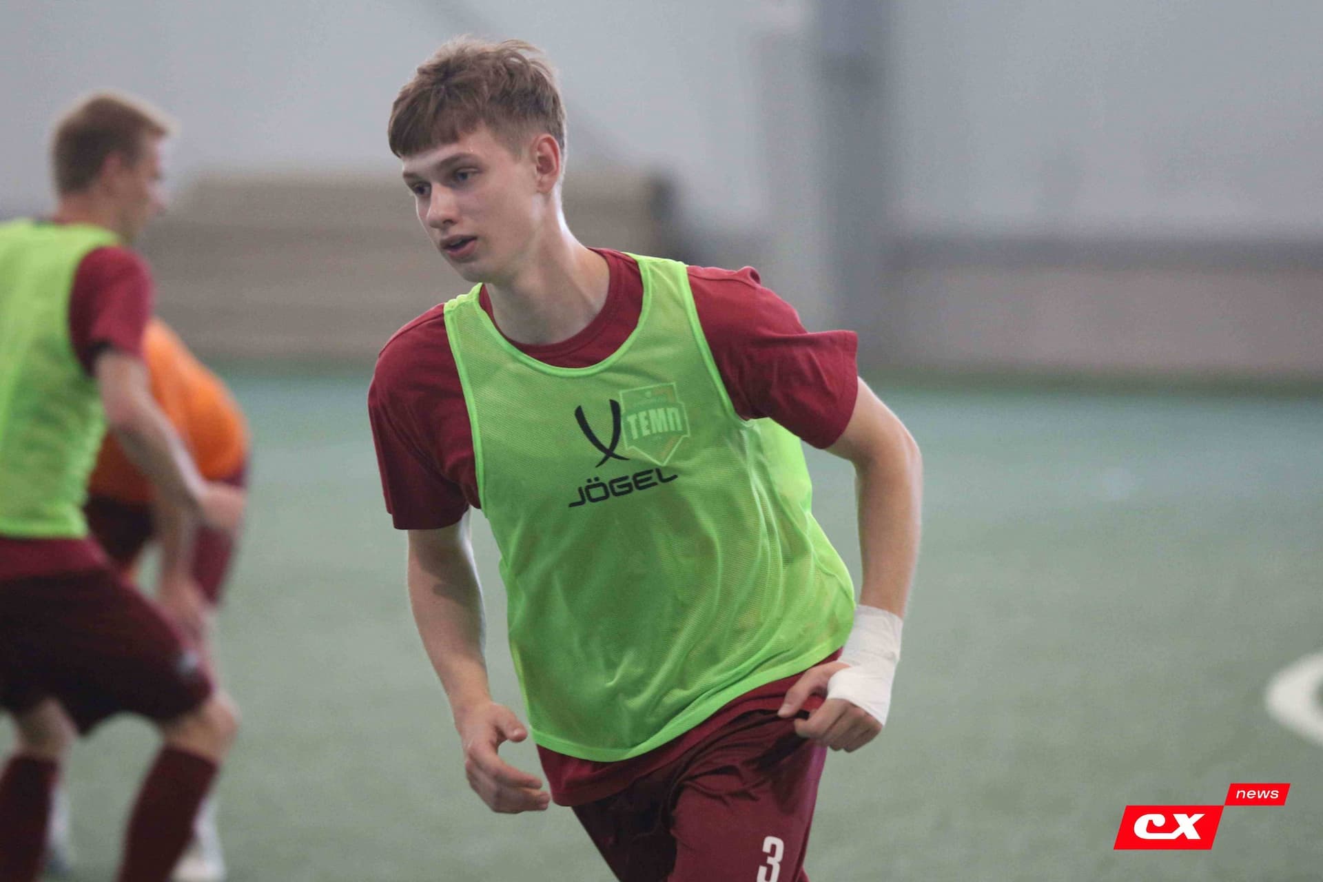 «Темп» 4:1 «Сибирь-М». Третья лига. 22.06.2025. Владимир Мартынов («CX News») — кадр 64