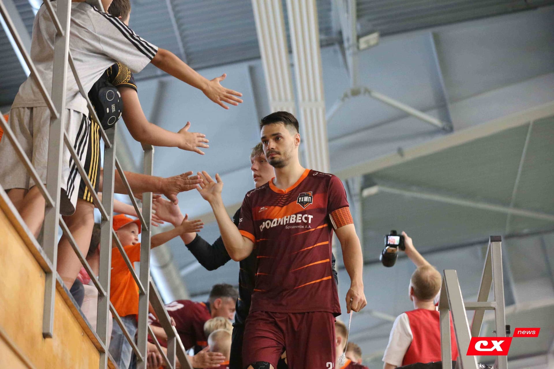 «Темп» 4:1 «Сибирь-М». Третья лига. 22.06.2025. Владимир Мартынов («CX News») — кадр 99