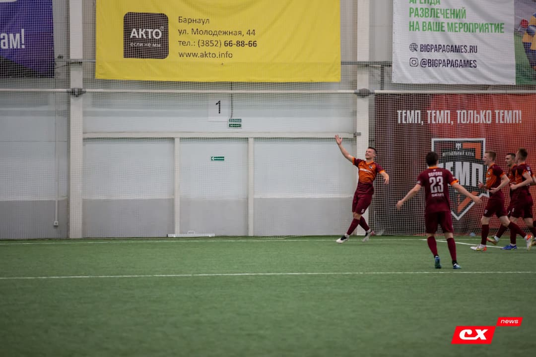 Выбираем лучший гол июня!