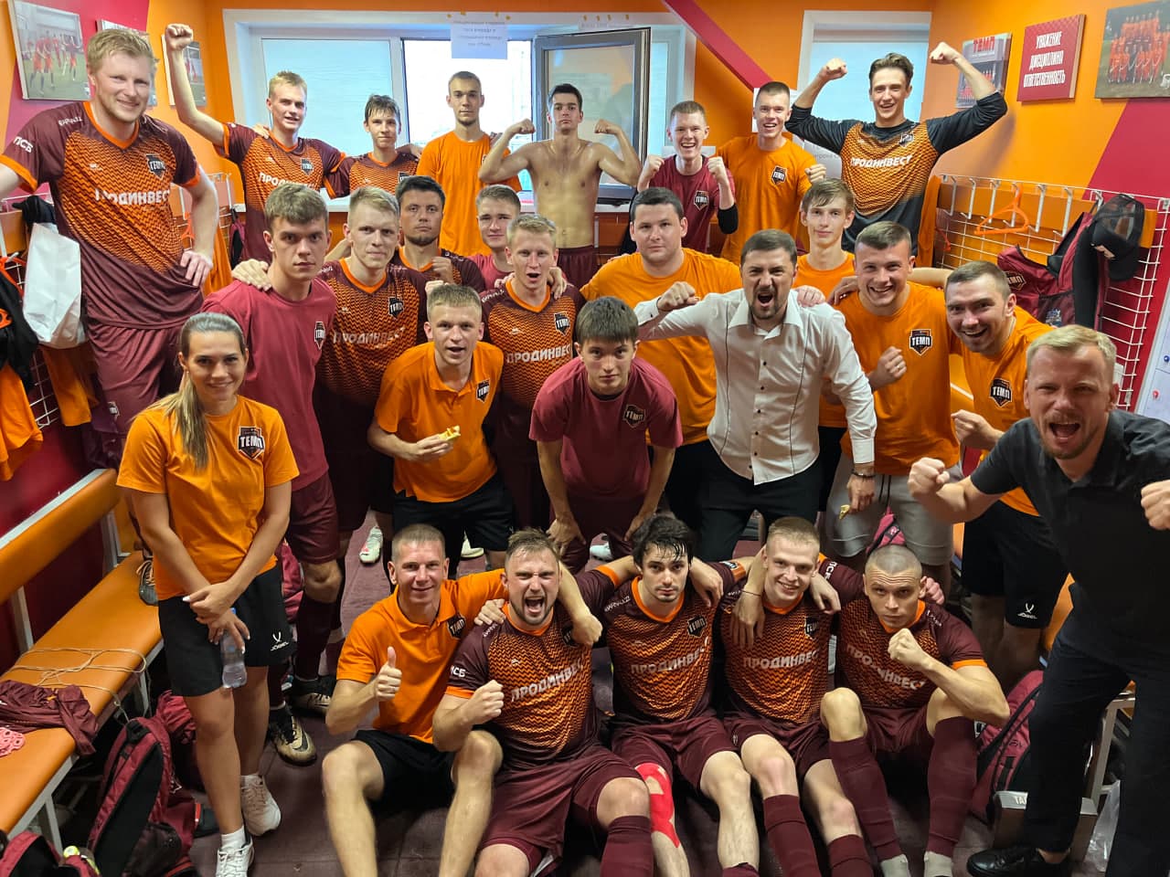 «Темп» уходит в отрыв: разгромная победа над «Рассветом» и подарок от конкурента!