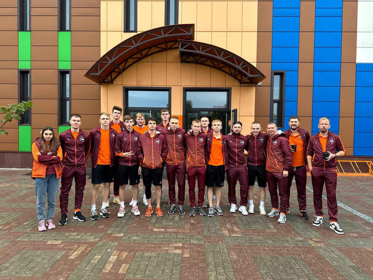 В Междуреченск отправились 15 футболистов!