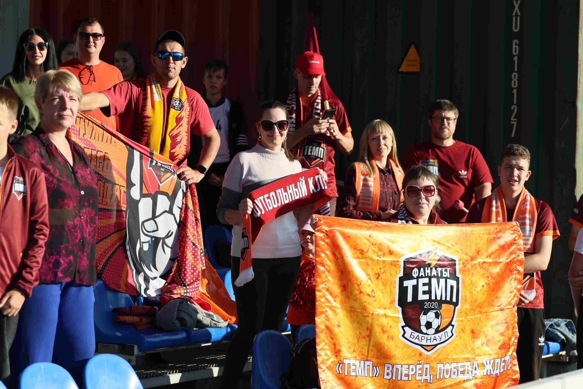 «Полимер» 2:2 «Темп». Третья лига. 05.09.2025. Владимир Мартынов («CX News») и Александр Чёрный («Алтайский спорт») — кадр 170