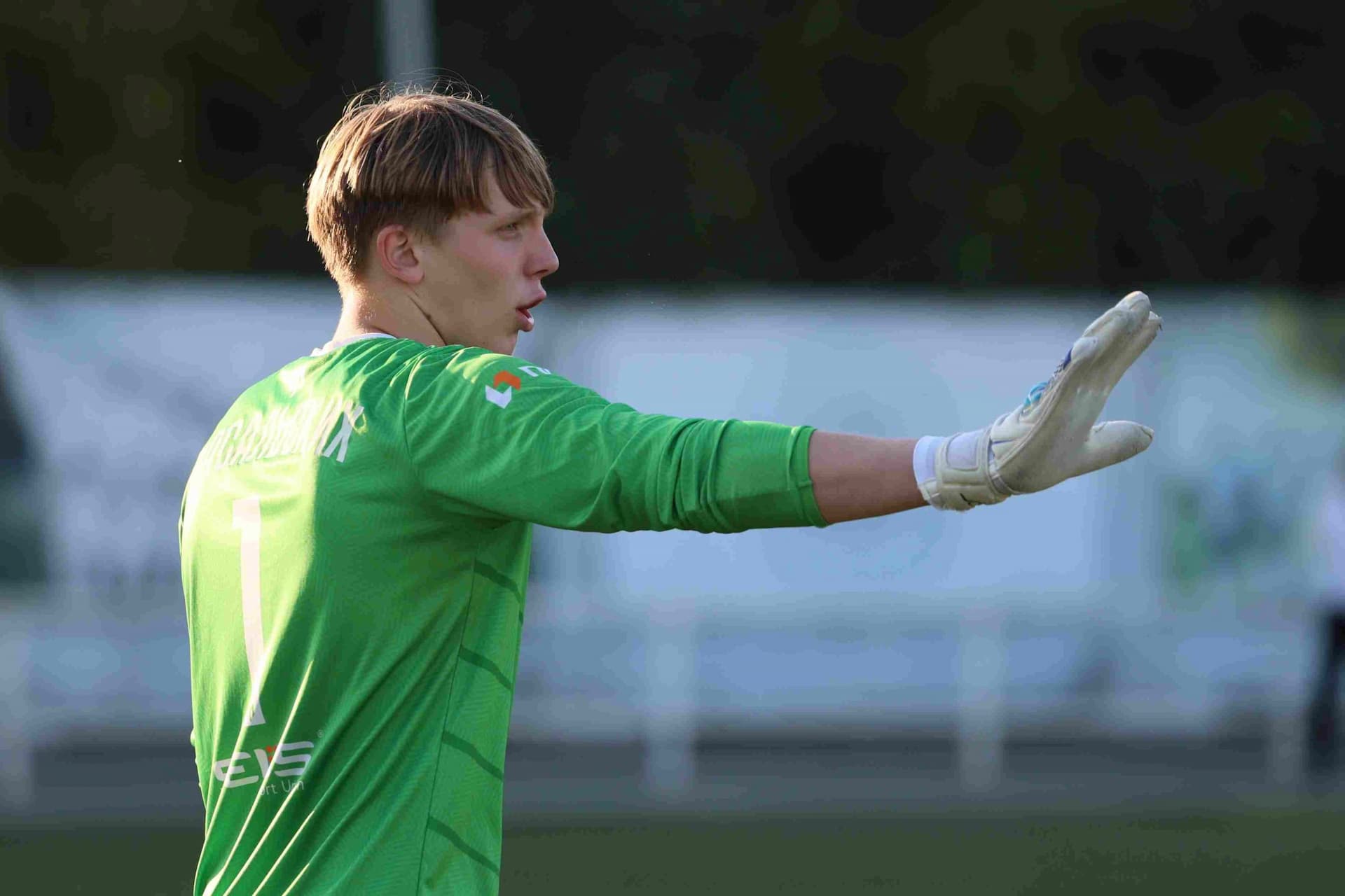 «Полимер» 2:2 «Темп». Третья лига. 05.09.2025. Владимир Мартынов («CX News») и Александр Чёрный («Алтайский спорт») — кадр 207