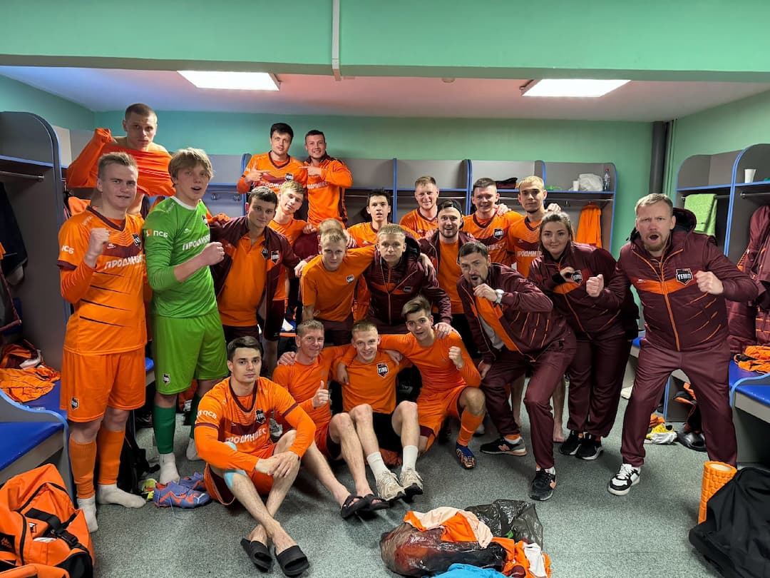 Набираем три очка в первом выездном матче!