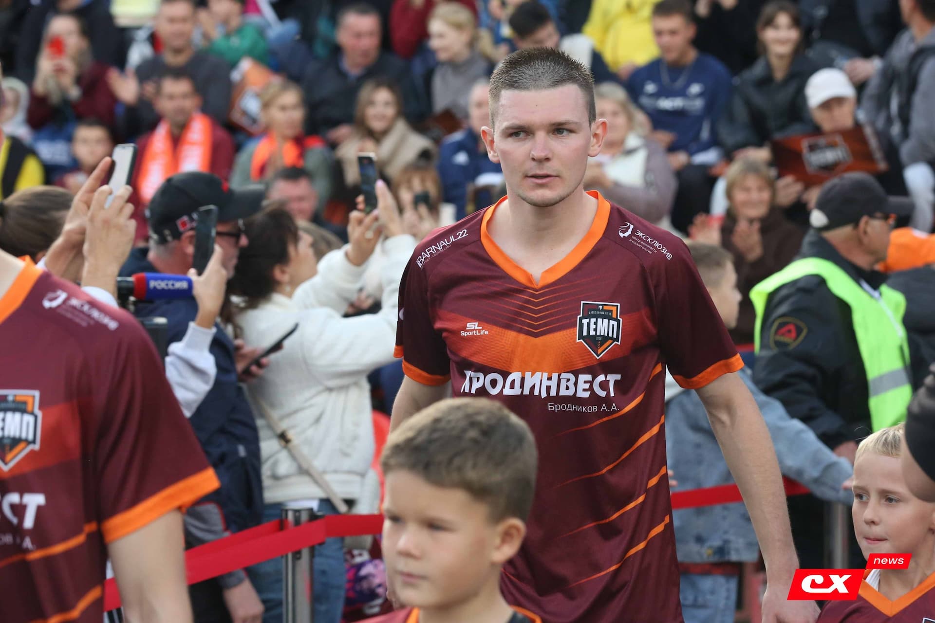 «Темп» 0:1 «Знамя Труда». FONBET Кубок России. 10.09.2025. СМИ: Владимир Мартынов («CX News»), Александр Чёрный («Алтайский спорт»), Виталий Барабаш (Сетевое издание "Толк"), Андрей Каспришин («Алтайская правда») — кадр 198