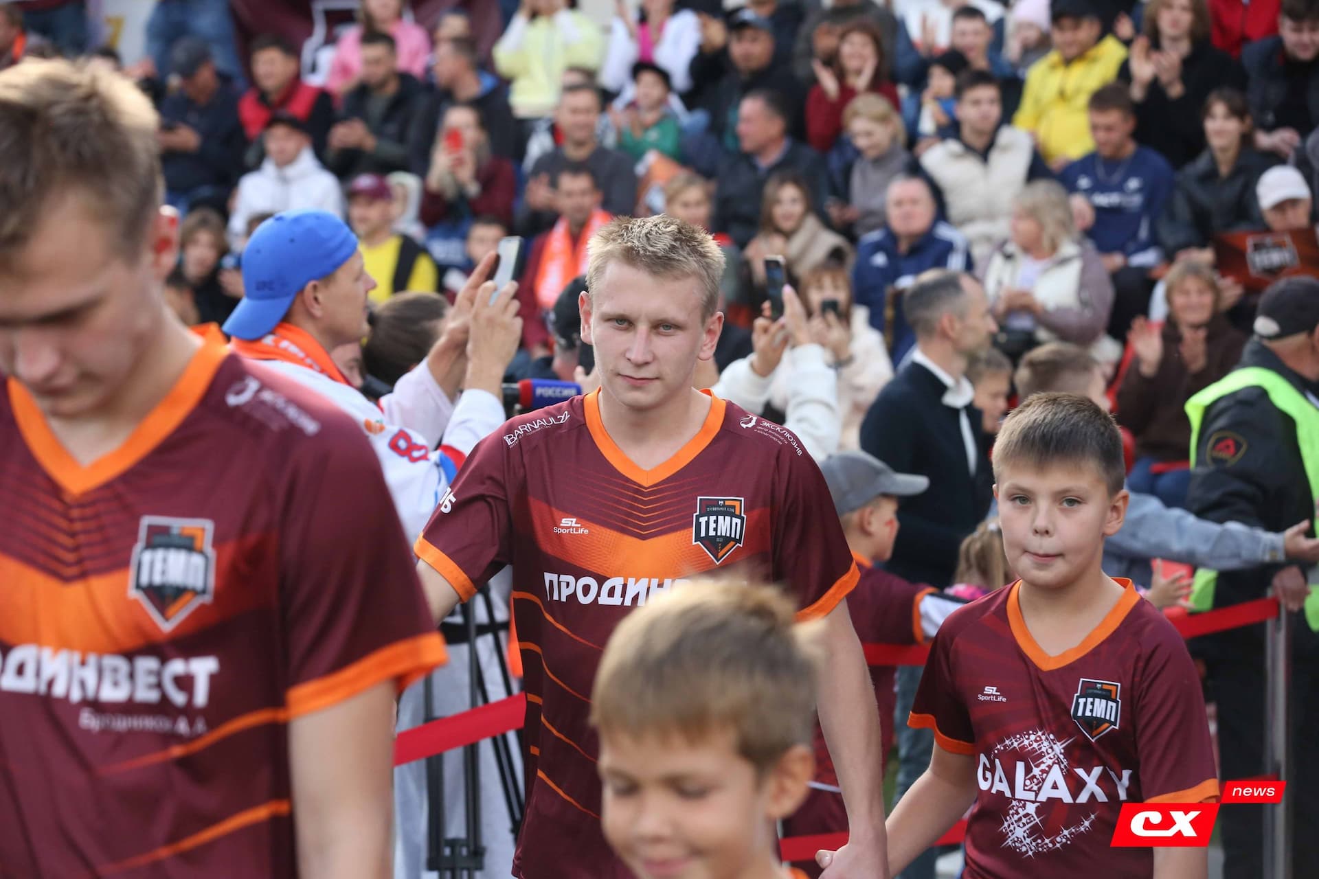 «Темп» 0:1 «Знамя Труда». FONBET Кубок России. 10.09.2025. СМИ: Владимир Мартынов («CX News»), Александр Чёрный («Алтайский спорт»), Виталий Барабаш (Сетевое издание "Толк"), Андрей Каспришин («Алтайская правда») — кадр 204