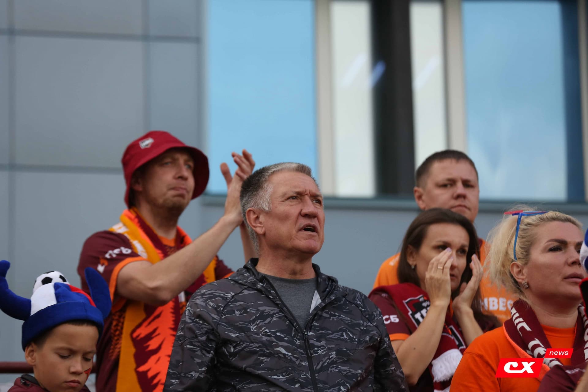 «Темп» 0:1 «Знамя Труда». FONBET Кубок России. 10.09.2025. СМИ: Владимир Мартынов («CX News»), Александр Чёрный («Алтайский спорт»), Виталий Барабаш (Сетевое издание "Толк"), Андрей Каспришин («Алтайская правда») — кадр 342