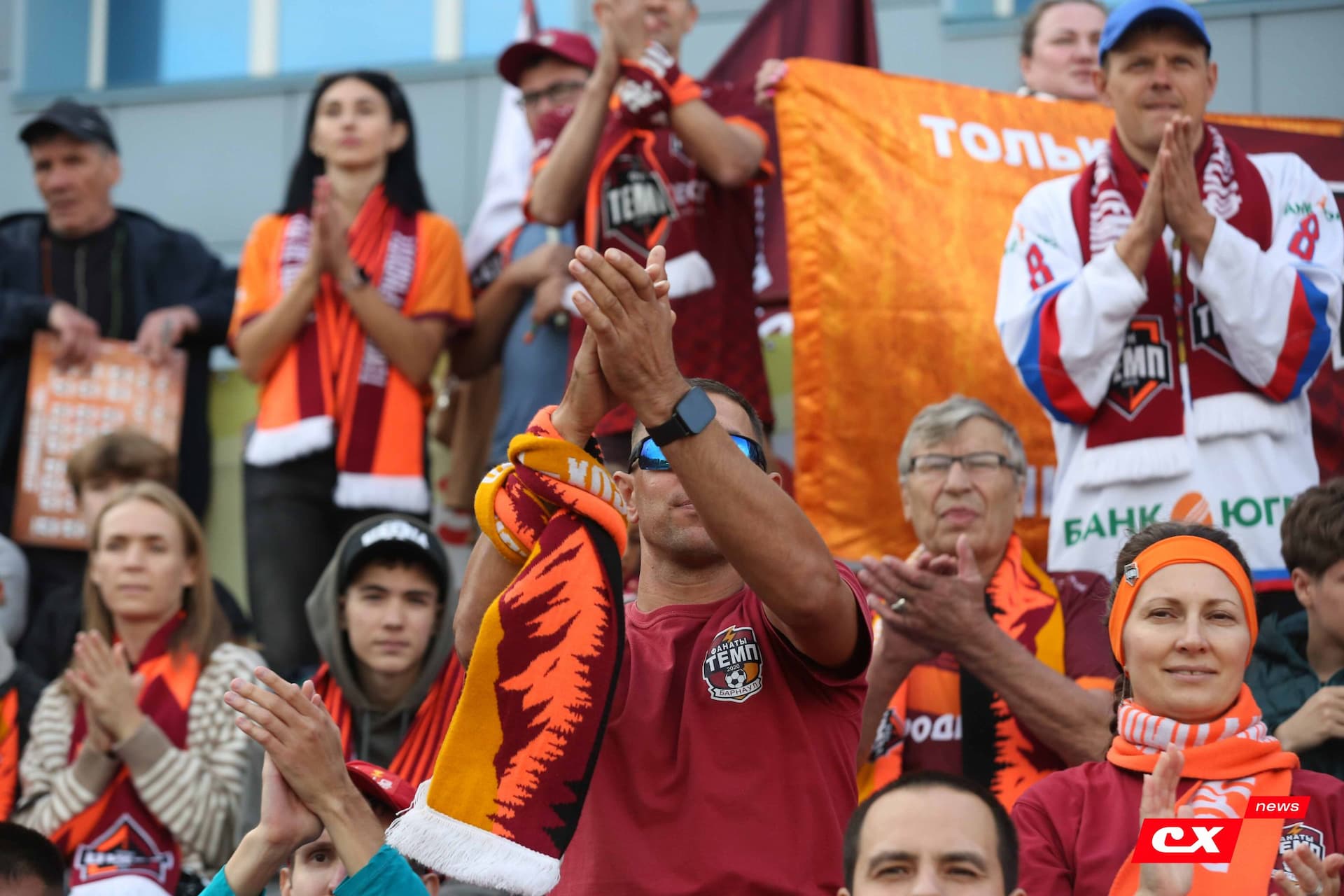 «Темп» 0:1 «Знамя Труда». FONBET Кубок России. 10.09.2025. СМИ: Владимир Мартынов («CX News»), Александр Чёрный («Алтайский спорт»), Виталий Барабаш (Сетевое издание "Толк"), Андрей Каспришин («Алтайская правда») — кадр 345