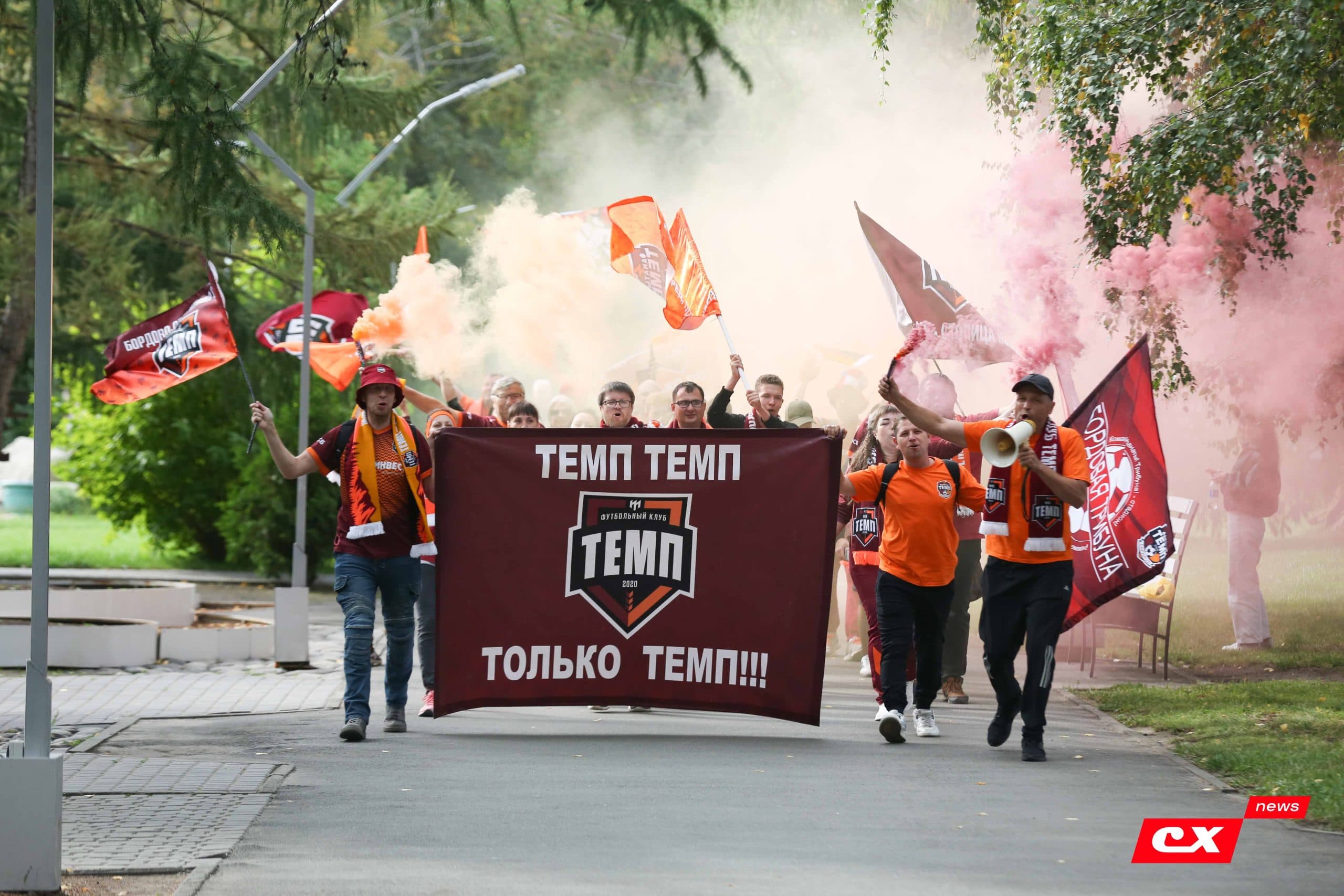 «Темп» 0:1 «Знамя Труда». FONBET Кубок России. 10.09.2025. СМИ: Владимир Мартынов («CX News»), Александр Чёрный («Алтайский спорт»), Виталий Барабаш (Сетевое издание "Толк"), Андрей Каспришин («Алтайская правда») — фото 8