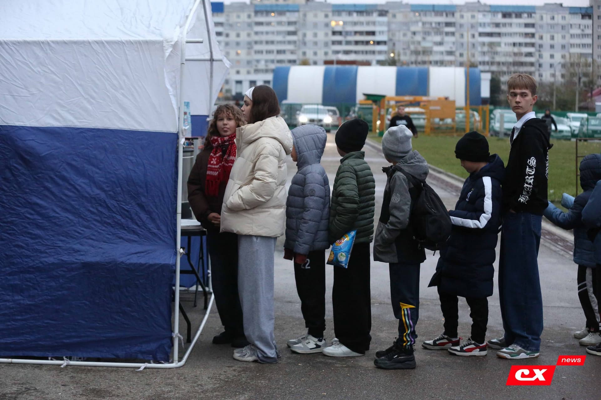 «Темп» 1:0 «Динамо-Барнаул-М». Третья лига. 05.10.2025. Александр Чёрный («Алтайский спорт»), Владимир Мартынов («CX News») — кадр 82