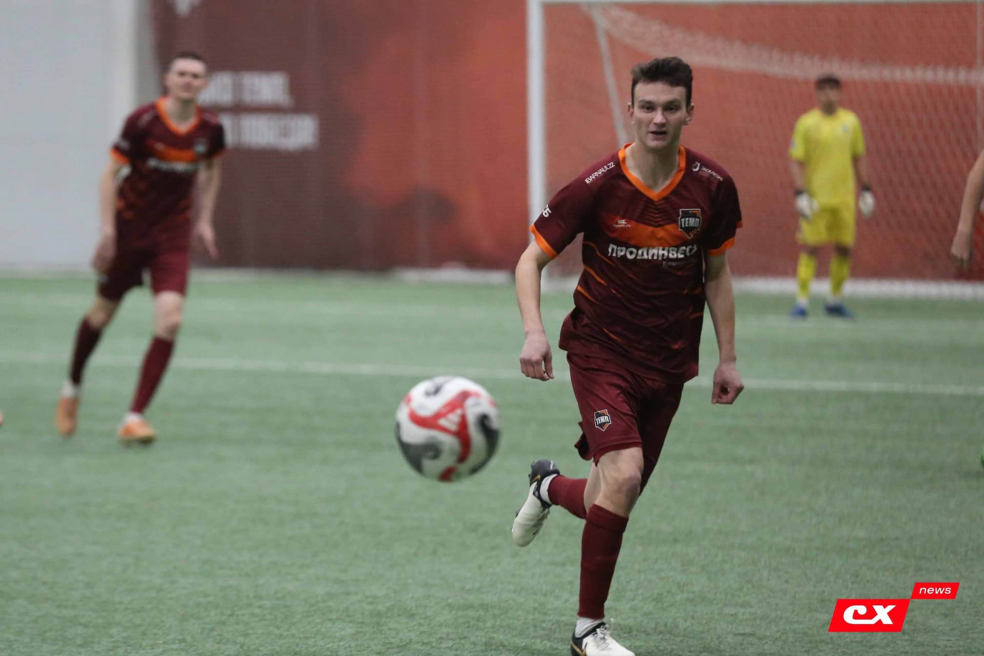 «Темп» 1:0 «Динамо-Барнаул-М». Третья лига. 05.10.2025. Александр Чёрный («Алтайский спорт»), Владимир Мартынов («CX News») — кадр 216