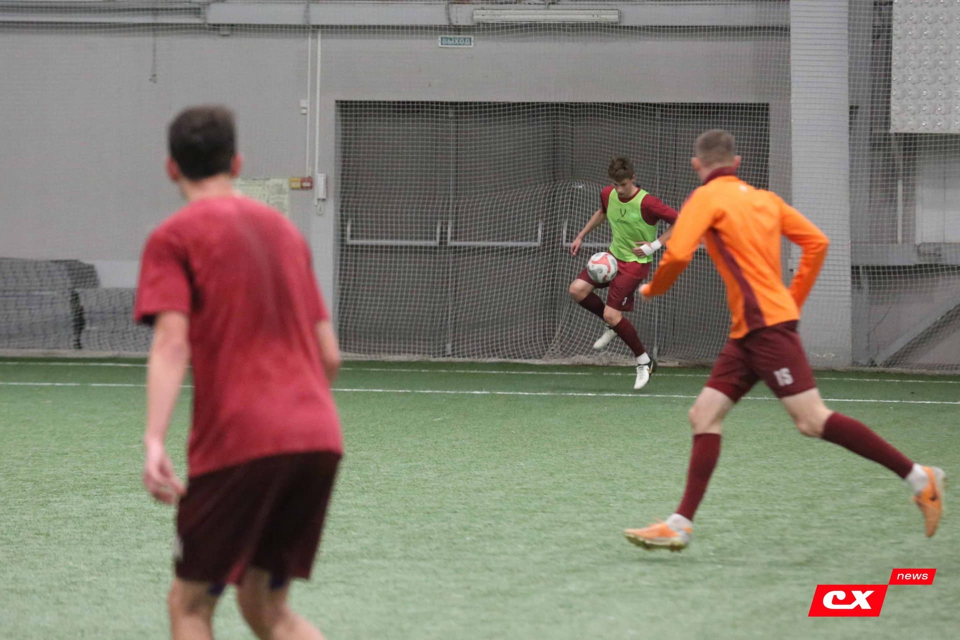 «Темп» 1:0 «Динамо-Барнаул-М». Третья лига. 05.10.2025. Александр Чёрный («Алтайский спорт»), Владимир Мартынов («CX News») — кадр 85