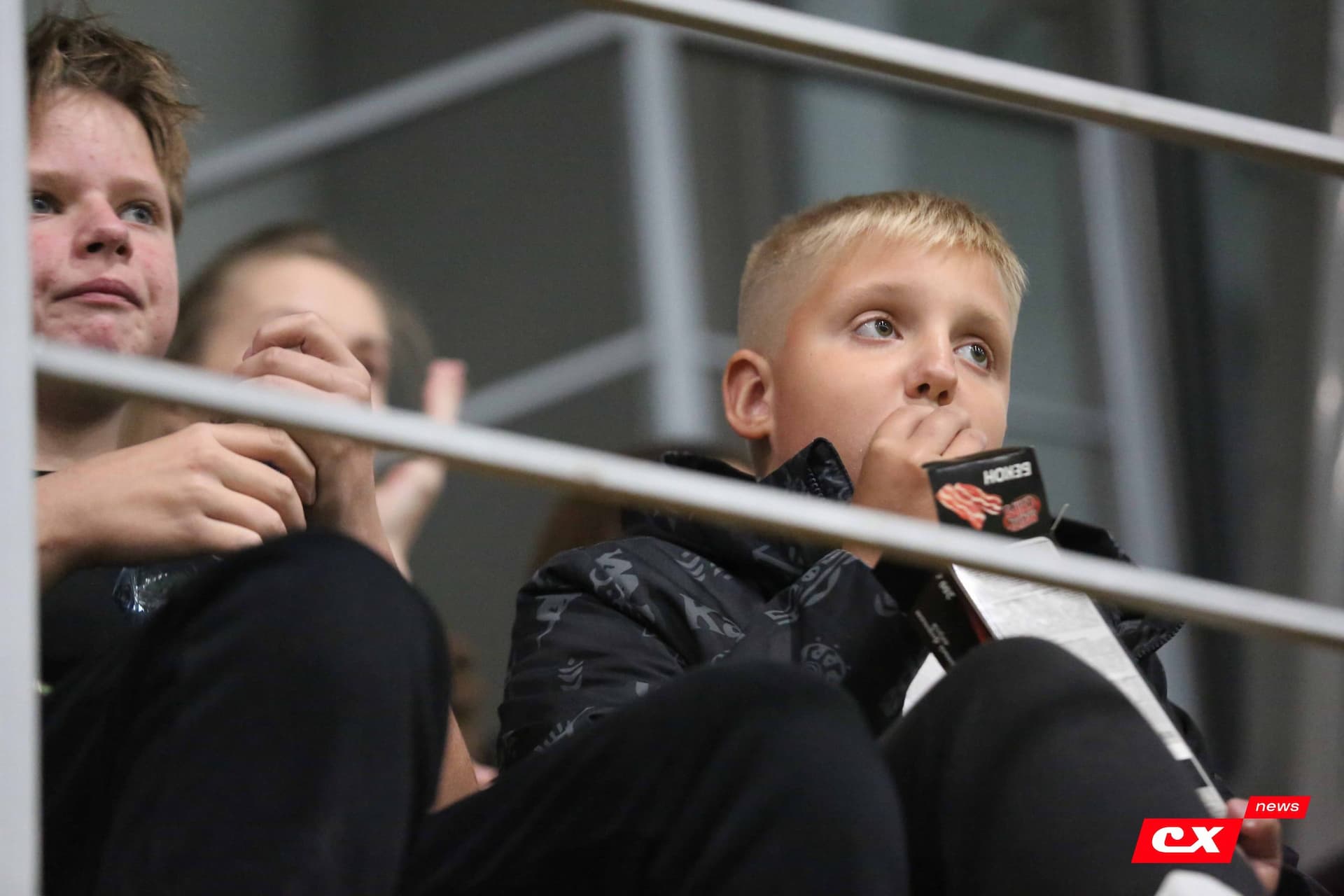 «Темп» 1:0 «Динамо-Барнаул-М». Третья лига. 05.10.2025. Александр Чёрный («Алтайский спорт»), Владимир Мартынов («CX News») — кадр 226