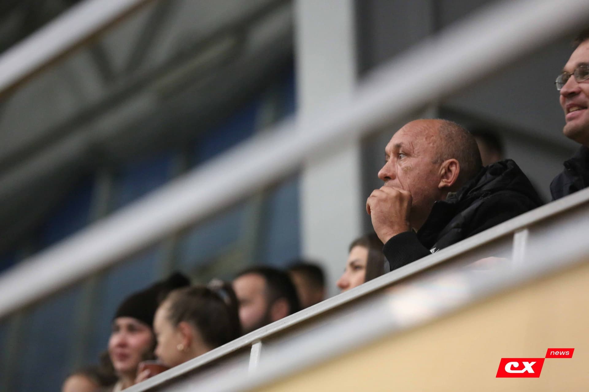 «Темп» 1:0 «Динамо-Барнаул-М». Третья лига. 05.10.2025. Александр Чёрный («Алтайский спорт»), Владимир Мартынов («CX News») — кадр 239