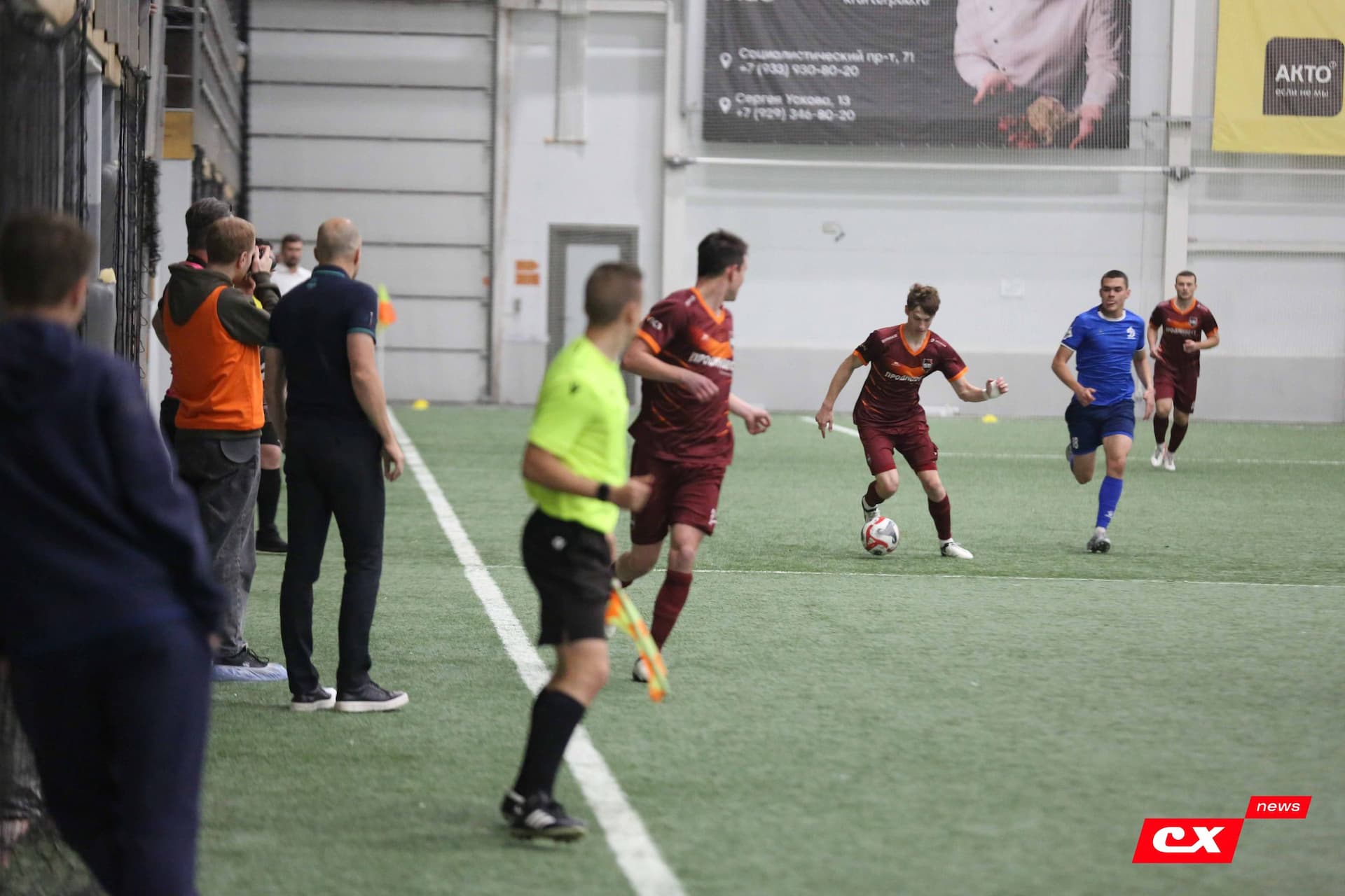 «Темп» 1:0 «Динамо-Барнаул-М». Третья лига. 05.10.2025. Александр Чёрный («Алтайский спорт»), Владимир Мартынов («CX News») — кадр 251