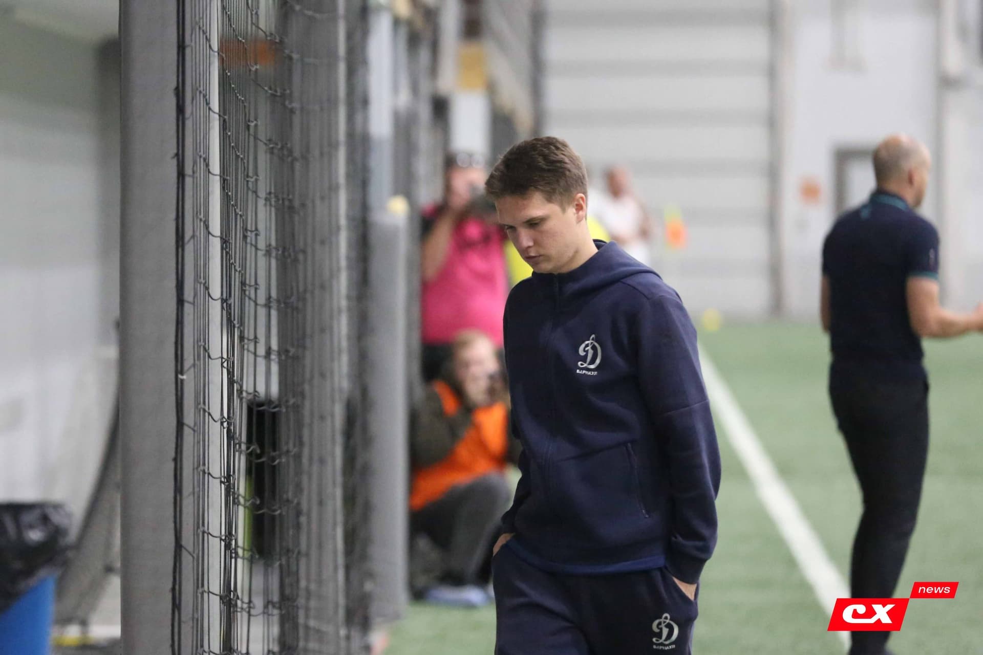 «Темп» 1:0 «Динамо-Барнаул-М». Третья лига. 05.10.2025. Александр Чёрный («Алтайский спорт»), Владимир Мартынов («CX News») — кадр 255