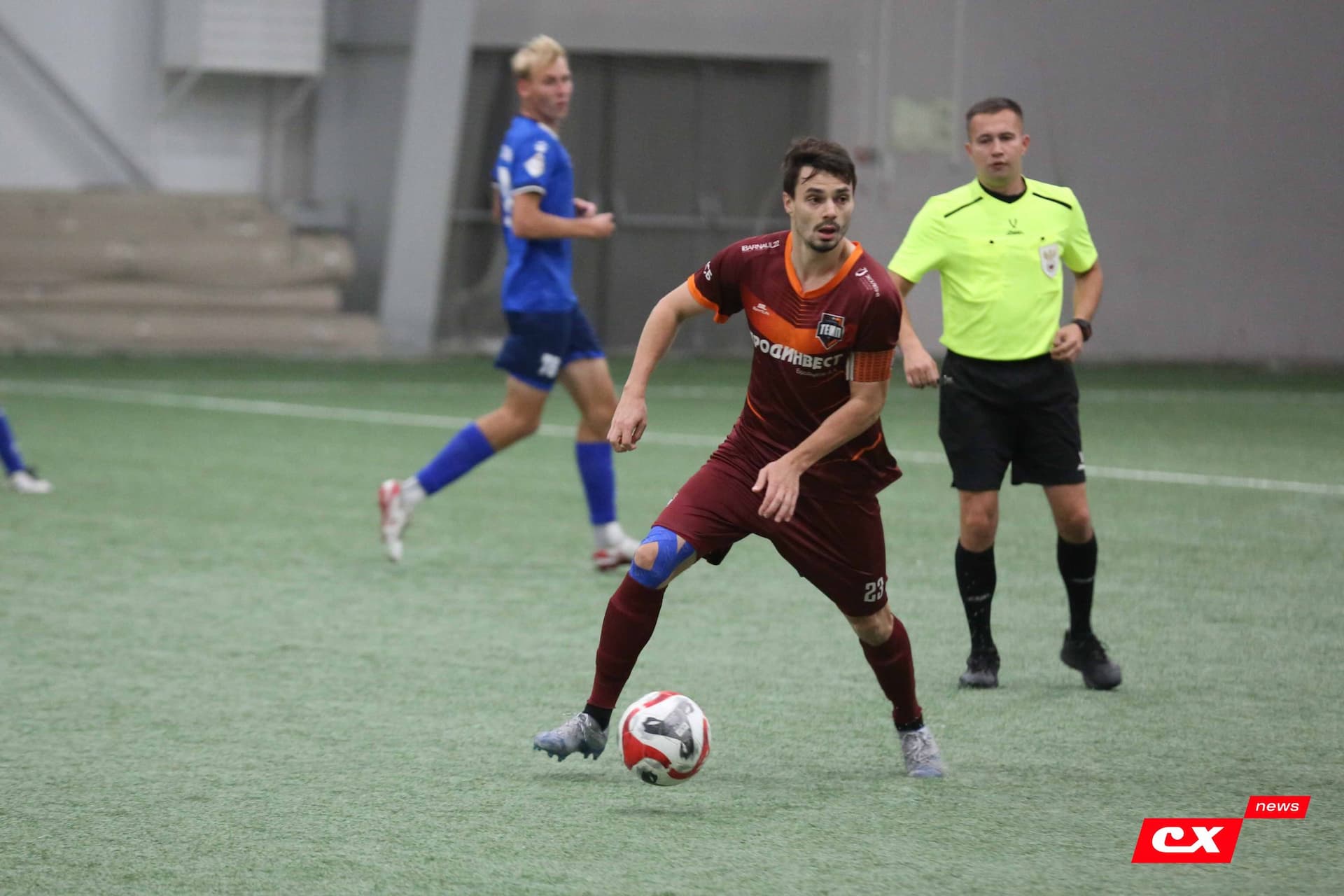 «Темп» 1:0 «Динамо-Барнаул-М». Третья лига. 05.10.2025. Александр Чёрный («Алтайский спорт»), Владимир Мартынов («CX News») — кадр 265