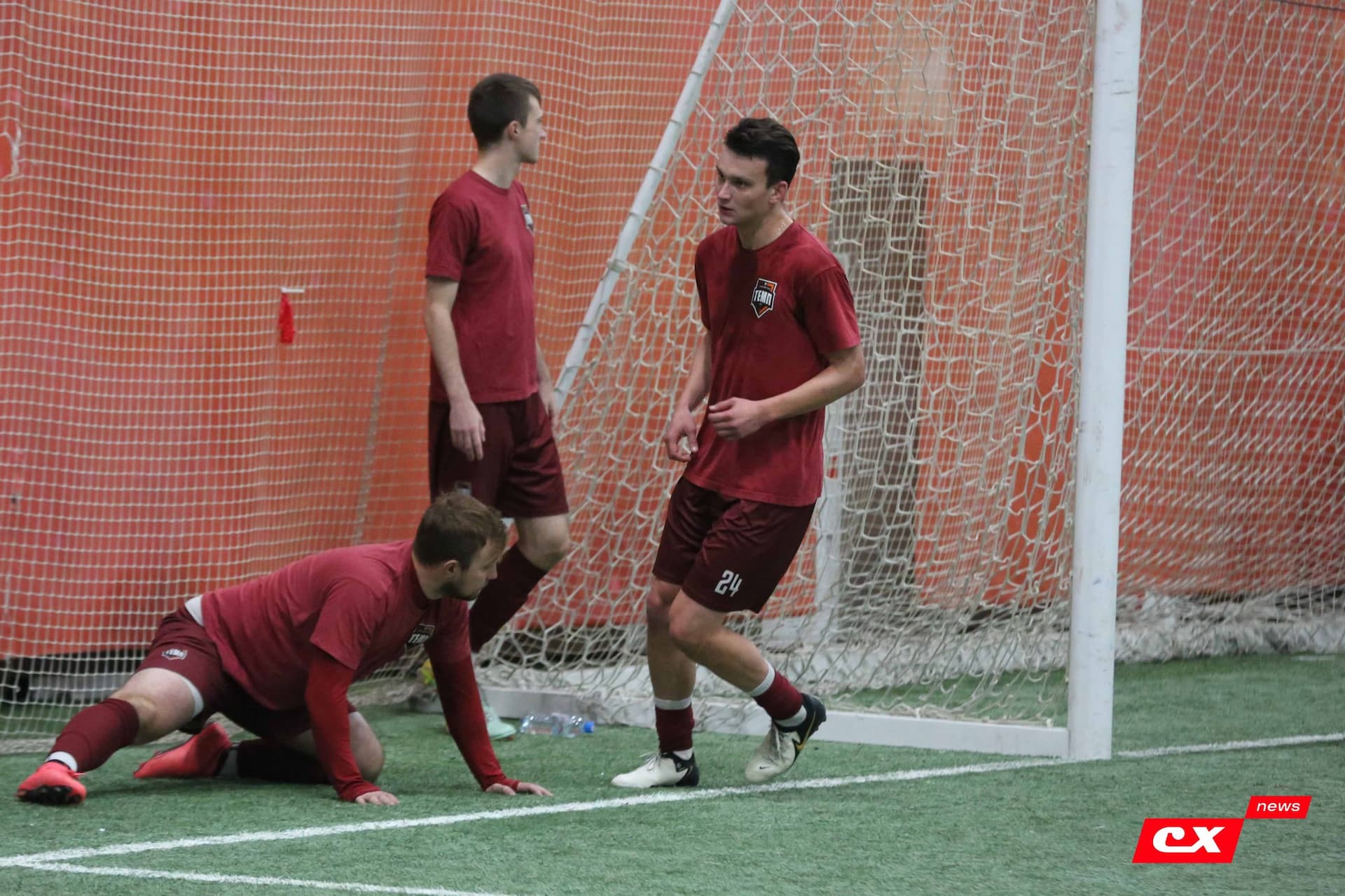 «Темп» 1:0 «Динамо-Барнаул-М». Третья лига. 05.10.2025. Александр Чёрный («Алтайский спорт»), Владимир Мартынов («CX News») — кадр 91