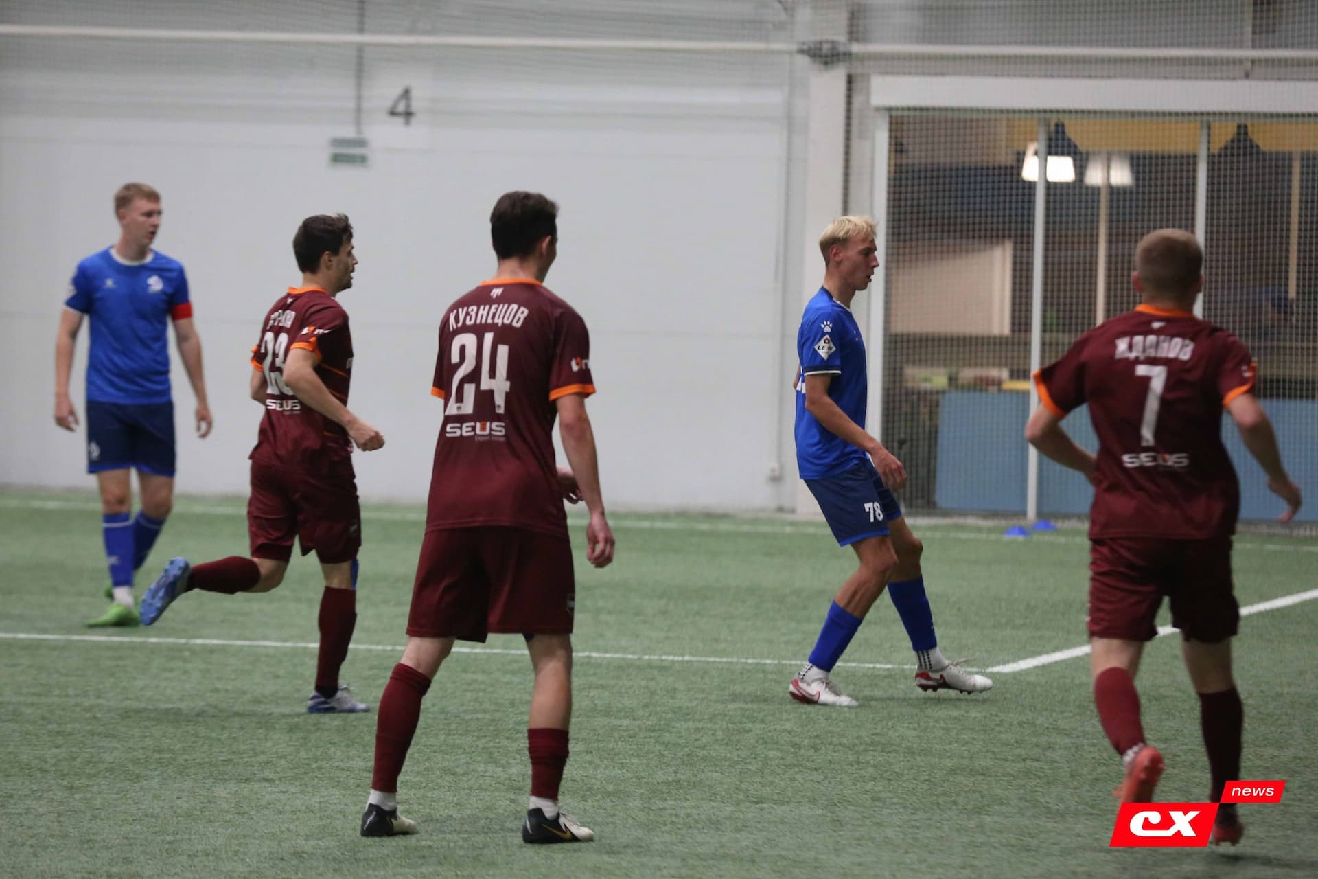 «Темп» 1:0 «Динамо-Барнаул-М». Третья лига. 05.10.2025. Александр Чёрный («Алтайский спорт»), Владимир Мартынов («CX News») — кадр 283