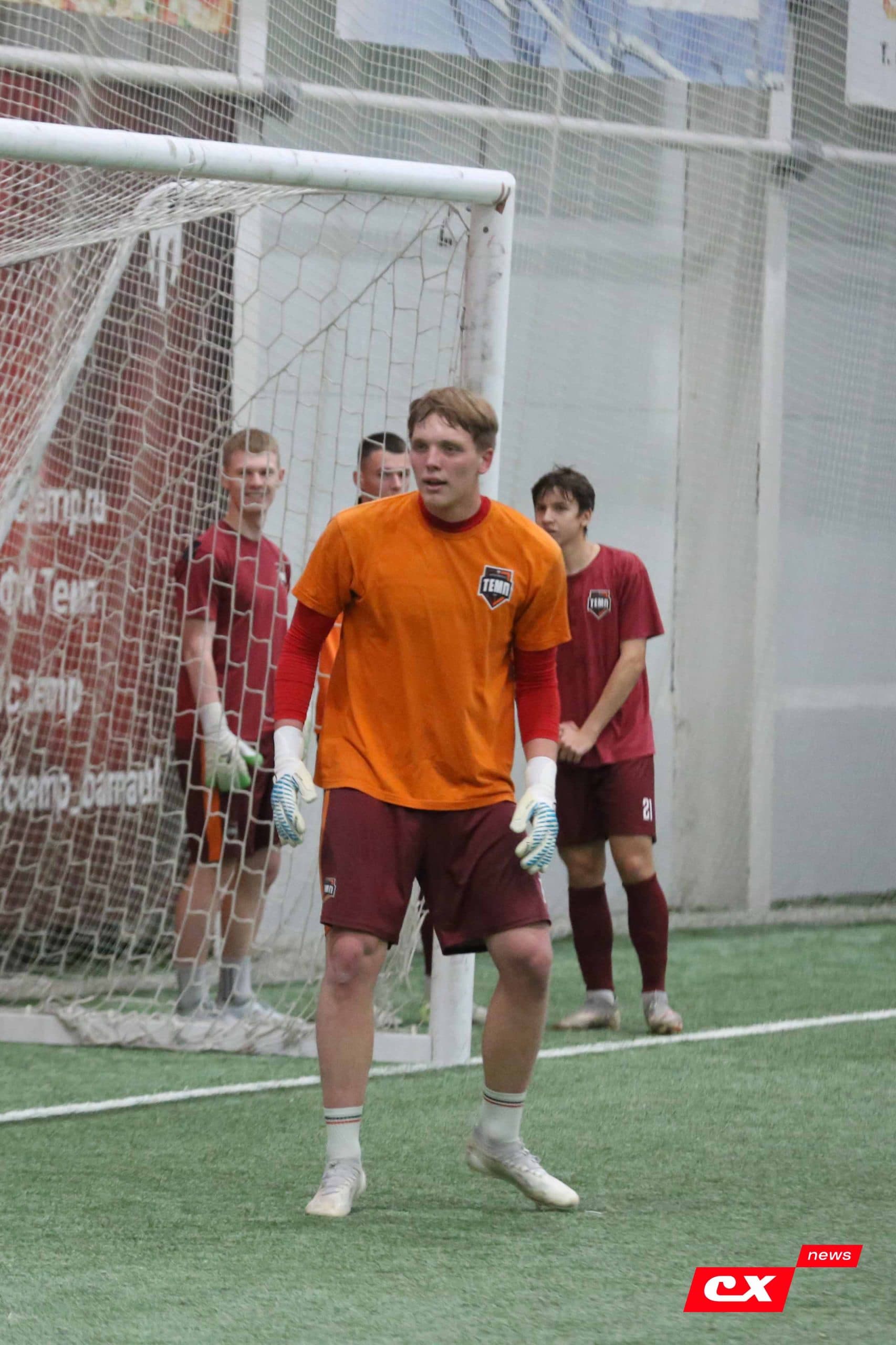 «Темп» 1:0 «Динамо-Барнаул-М». Третья лига. 05.10.2025. Александр Чёрный («Алтайский спорт»), Владимир Мартынов («CX News») — кадр 92