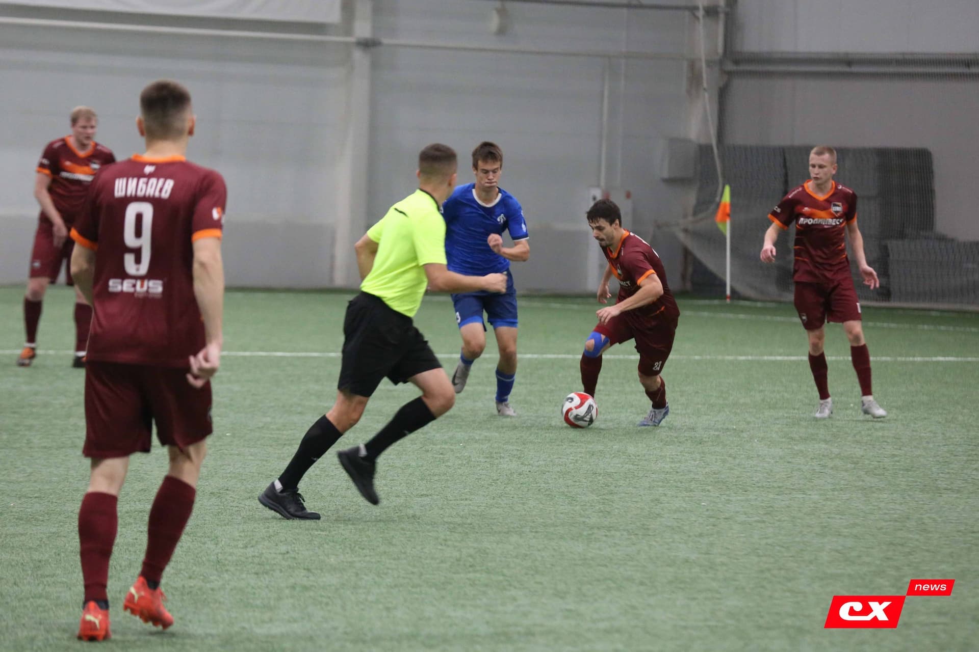 «Темп» 1:0 «Динамо-Барнаул-М». Третья лига. 05.10.2025. Александр Чёрный («Алтайский спорт»), Владимир Мартынов («CX News») — кадр 301