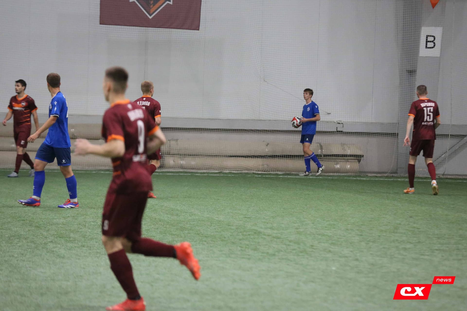 «Темп» 1:0 «Динамо-Барнаул-М». Третья лига. 05.10.2025. Александр Чёрный («Алтайский спорт»), Владимир Мартынов («CX News») — кадр 330