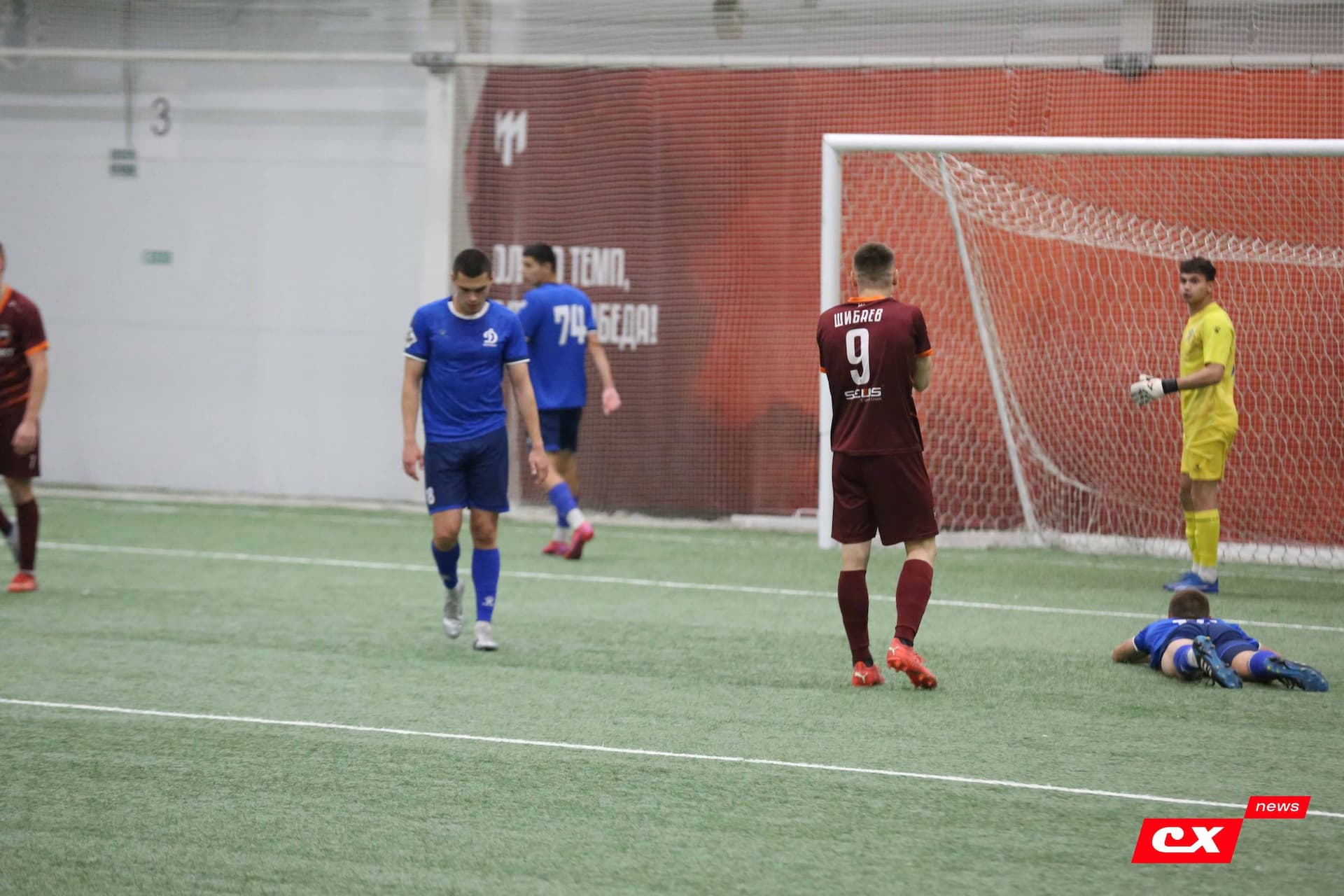 «Темп» 1:0 «Динамо-Барнаул-М». Третья лига. 05.10.2025. Александр Чёрный («Алтайский спорт»), Владимир Мартынов («CX News») — кадр 332