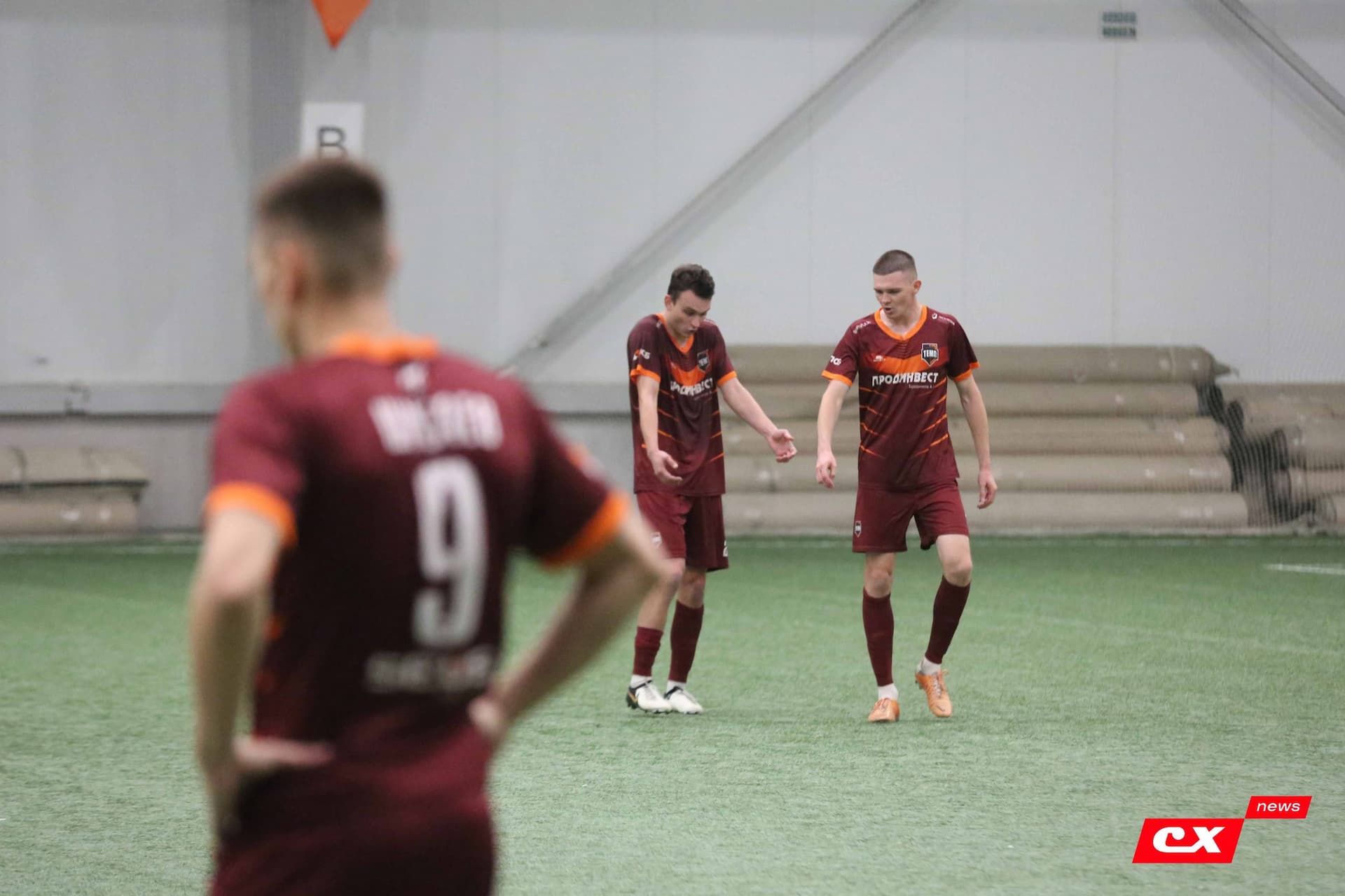 «Темп» 1:0 «Динамо-Барнаул-М». Третья лига. 05.10.2025. Александр Чёрный («Алтайский спорт»), Владимир Мартынов («CX News») — кадр 343