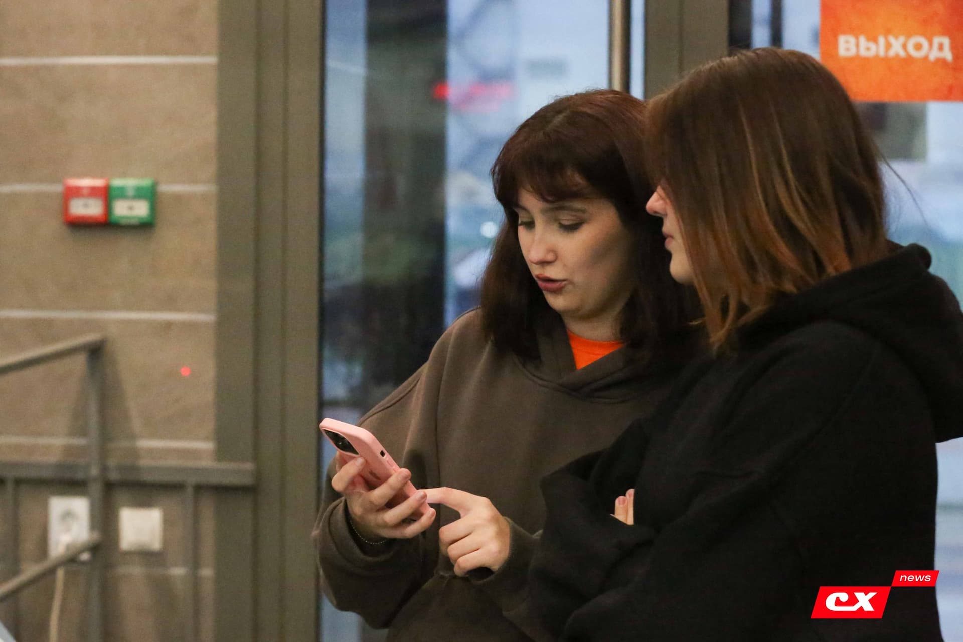 «Темп» 1:0 «Динамо-Барнаул-М». Третья лига. 05.10.2025. Александр Чёрный («Алтайский спорт»), Владимир Мартынов («CX News») — кадр 113