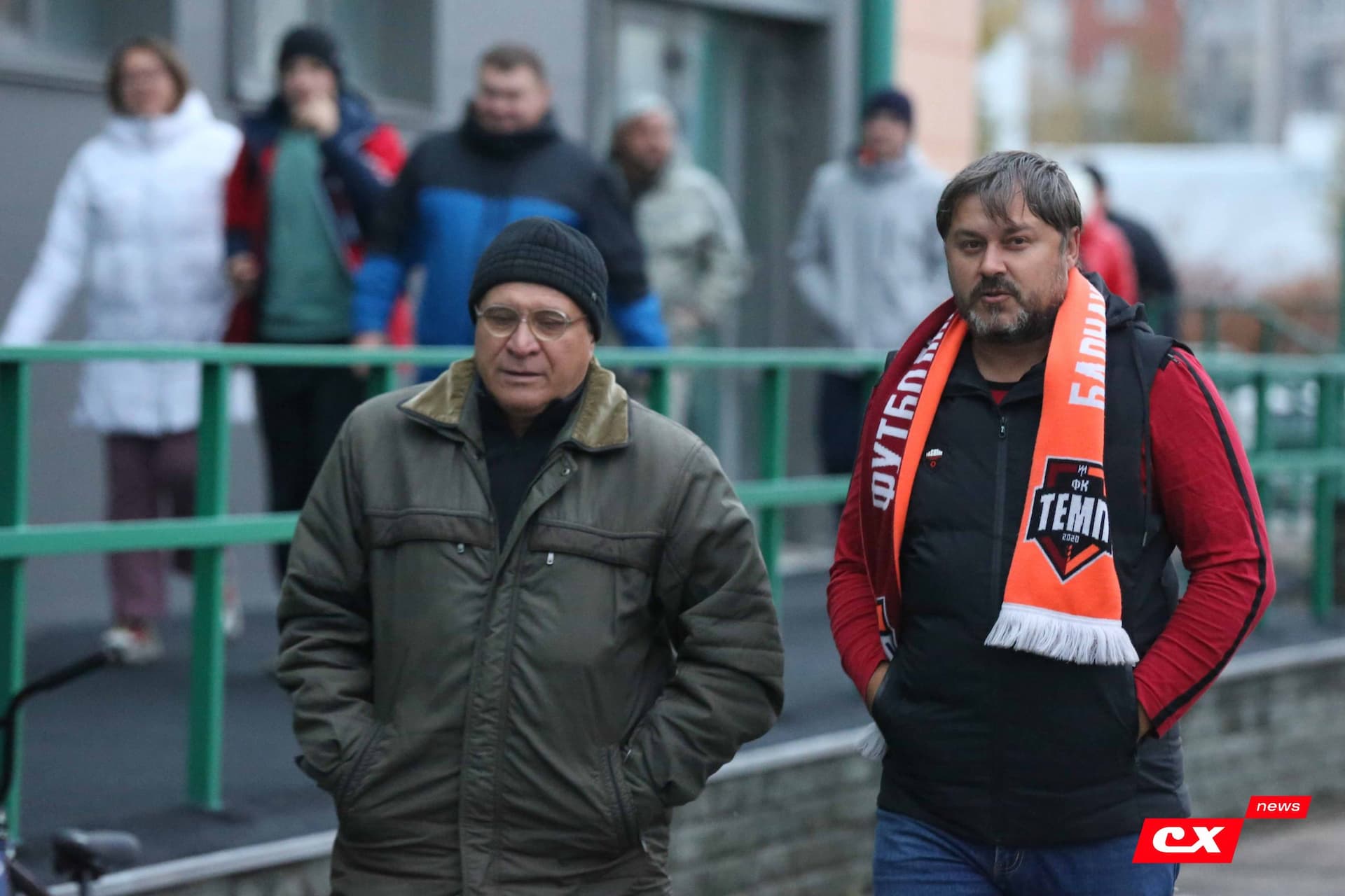 «Темп» 1:0 «Динамо-Барнаул-М». Третья лига. 05.10.2025. Александр Чёрный («Алтайский спорт»), Владимир Мартынов («CX News») — кадр 76