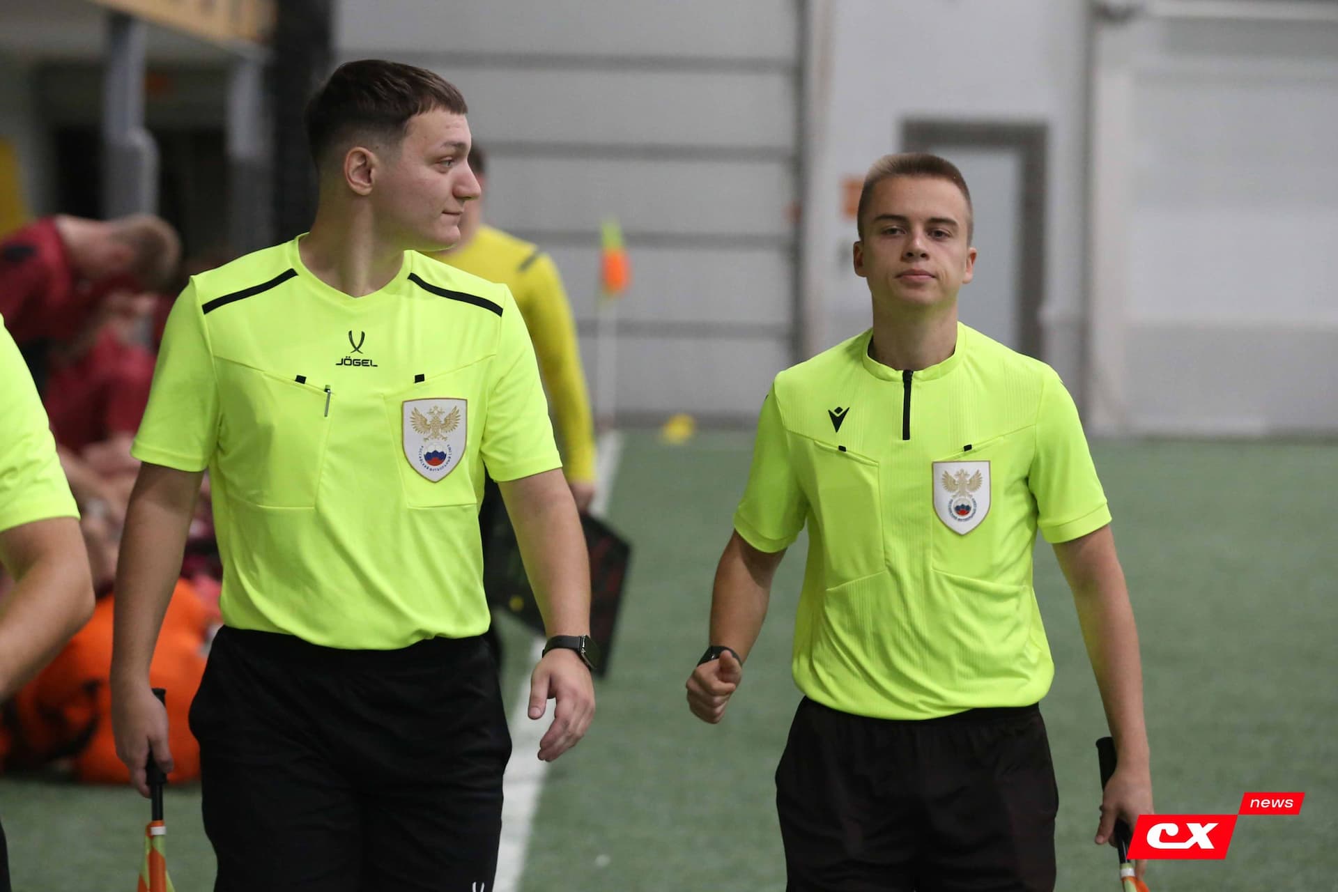 «Темп» 1:0 «Динамо-Барнаул-М». Третья лига. 05.10.2025. Александр Чёрный («Алтайский спорт»), Владимир Мартынов («CX News») — кадр 121