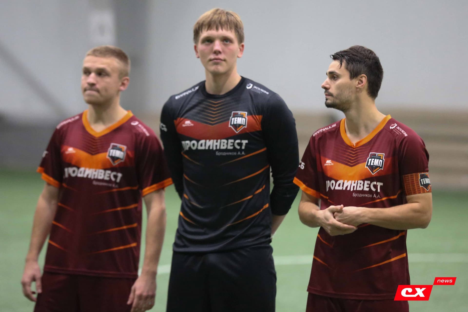 «Темп» 1:0 «Динамо-Барнаул-М». Третья лига. 05.10.2025. Александр Чёрный («Алтайский спорт»), Владимир Мартынов («CX News») — кадр 155