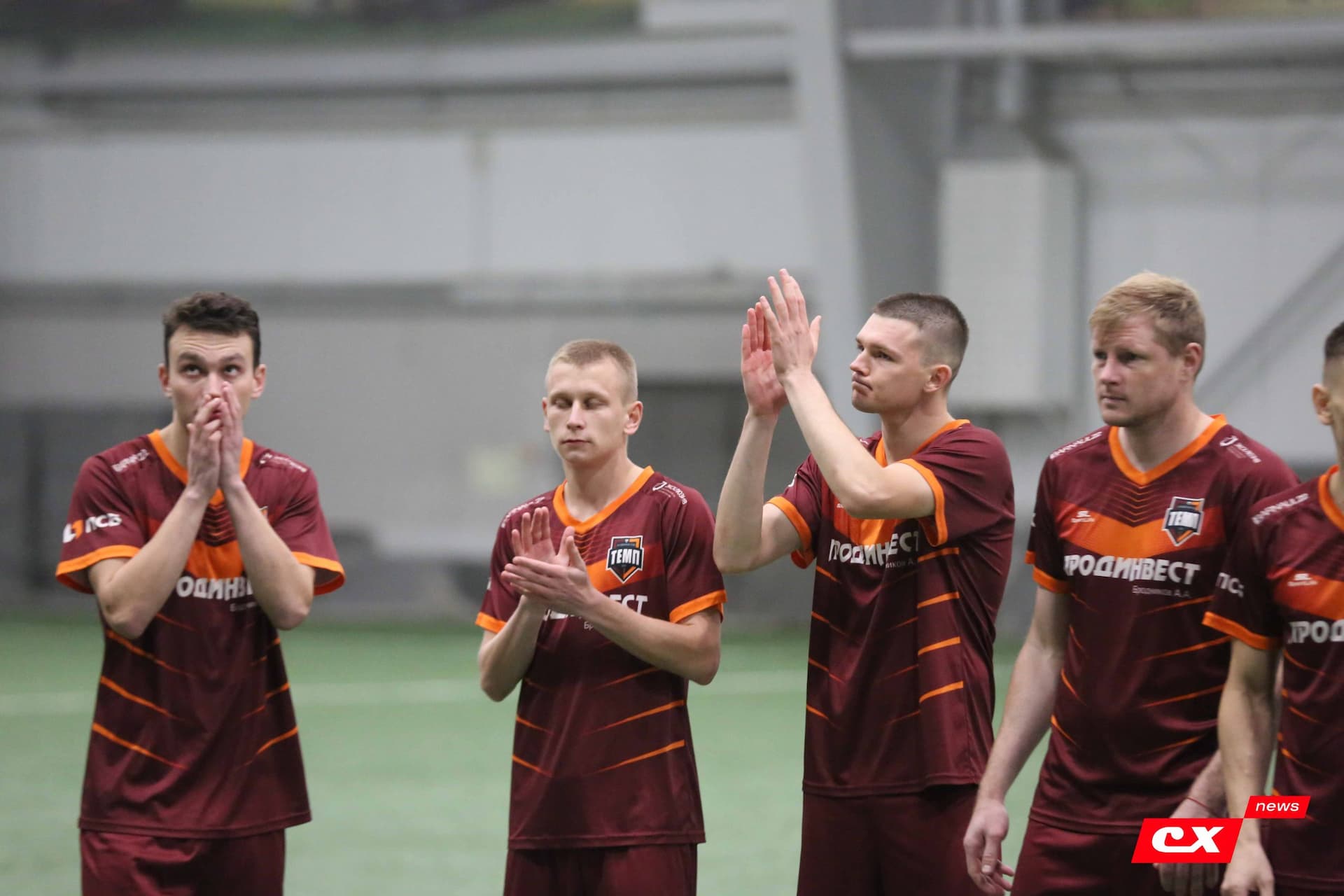 «Темп» 1:0 «Динамо-Барнаул-М». Третья лига. 05.10.2025. Александр Чёрный («Алтайский спорт»), Владимир Мартынов («CX News») — кадр 157