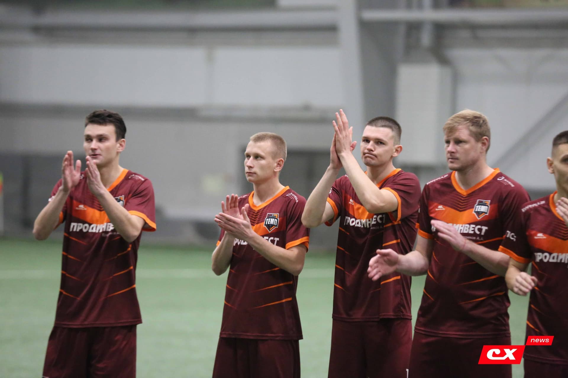 «Темп» 1:0 «Динамо-Барнаул-М». Третья лига. 05.10.2025. Александр Чёрный («Алтайский спорт»), Владимир Мартынов («CX News») — кадр 158