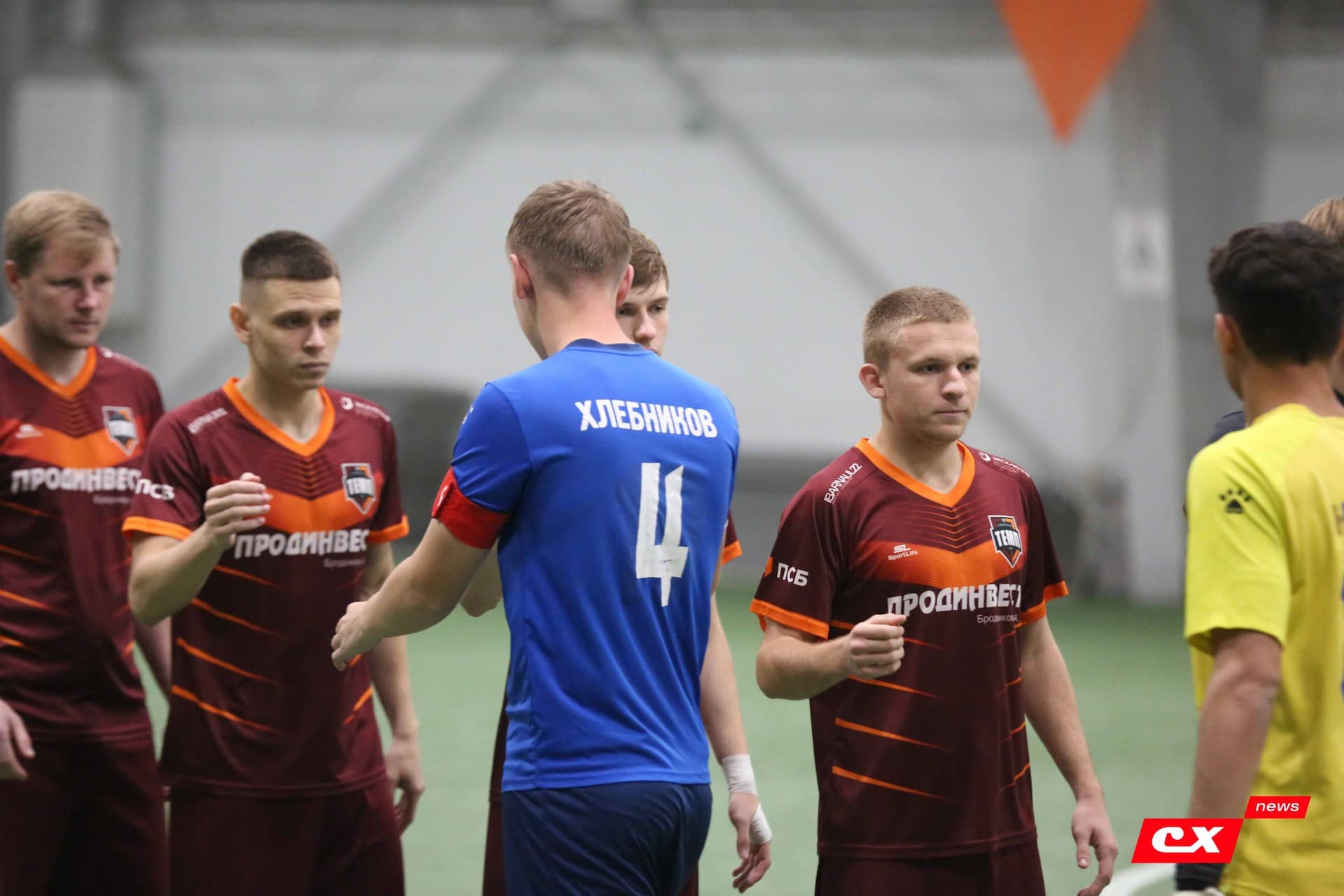 «Темп» 1:0 «Динамо-Барнаул-М». Третья лига. 05.10.2025. Александр Чёрный («Алтайский спорт»), Владимир Мартынов («CX News») — кадр 167