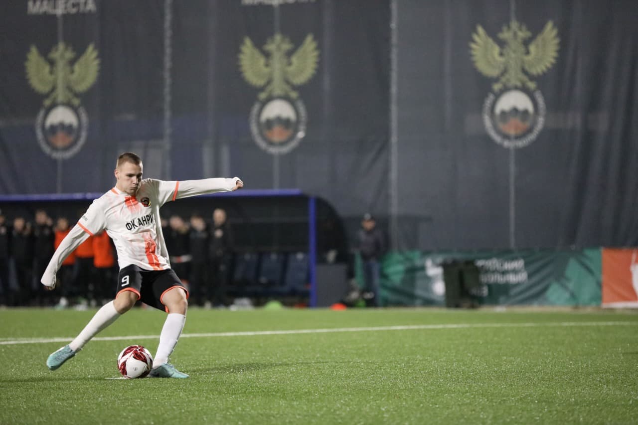 «Темп» 1:1 (5-4 пен.) «Анри». Финальный этап Третьей лиги. 08.11.2025. РФС — фото 2